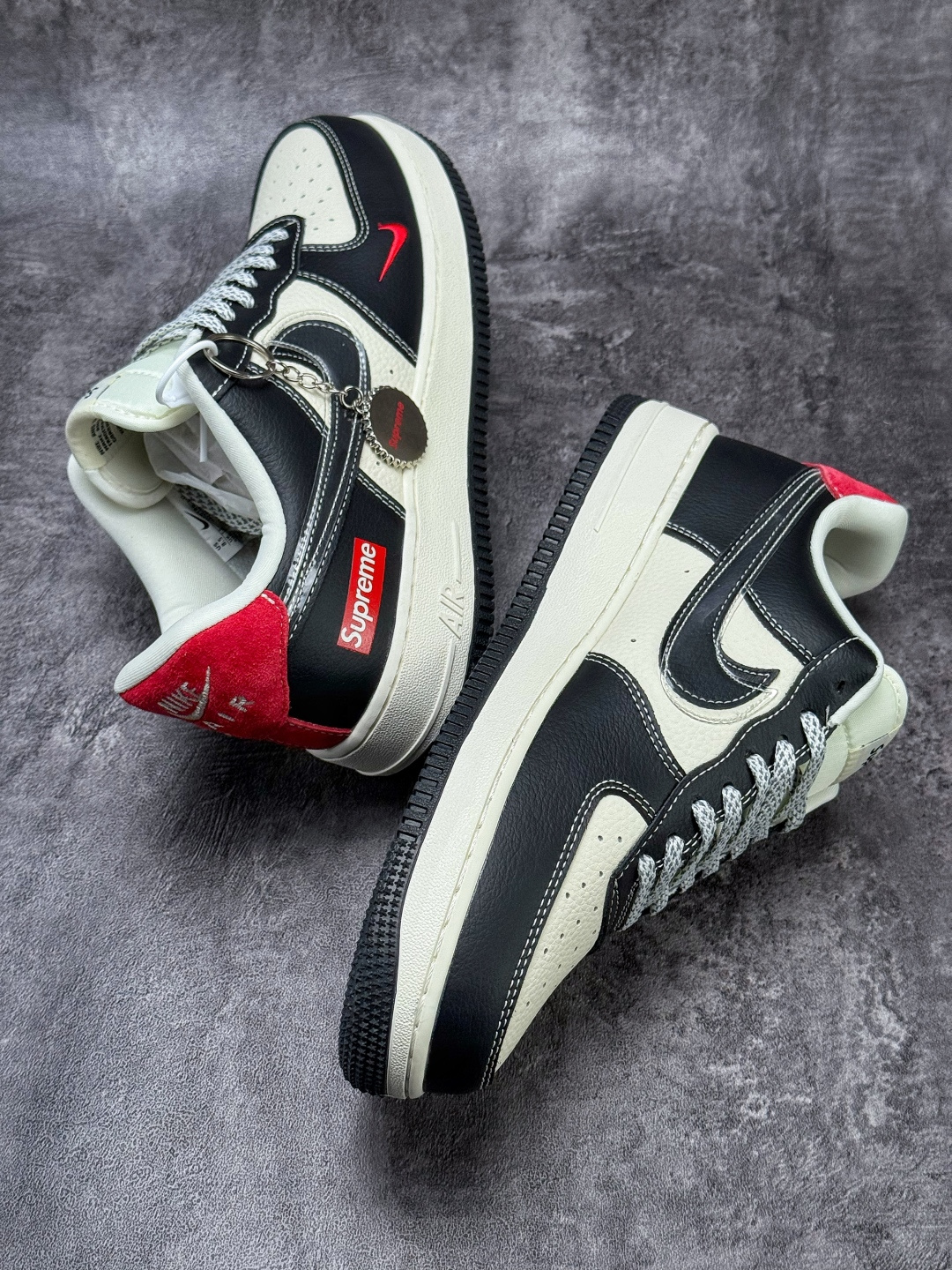 Nike Air Force 1 Low 07 x Supreme 黑白小勾满天星 DF0188-106