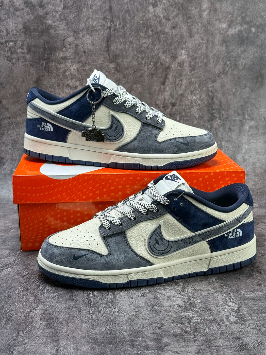 Nike SB Dunk Low x The North Face 灰白蓝小勾满天星 MN1688-102