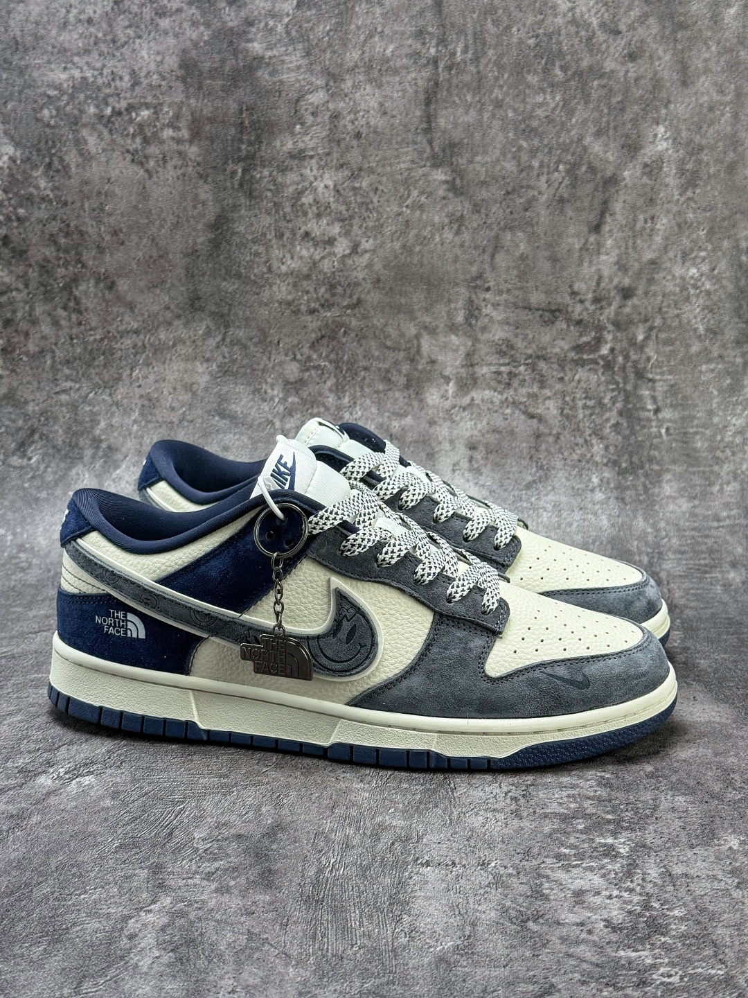 Nike SB Dunk Low x The North Face 灰白蓝小勾满天星 MN1688-102