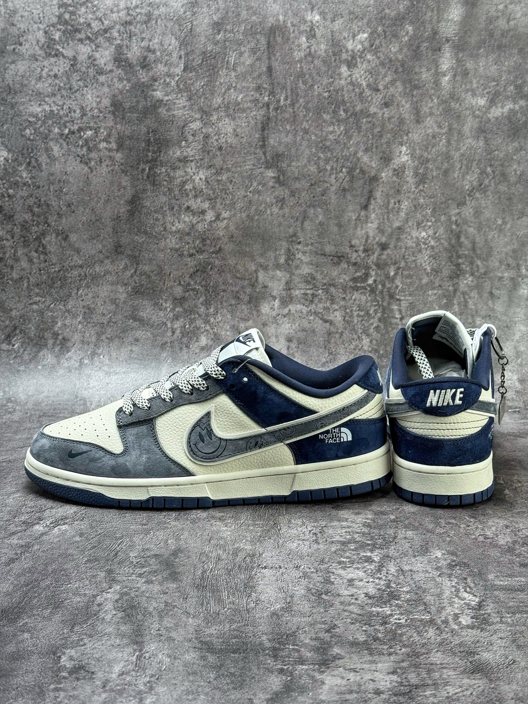 Nike SB Dunk Low x The North Face 灰白蓝小勾满天星 MN1688-102
