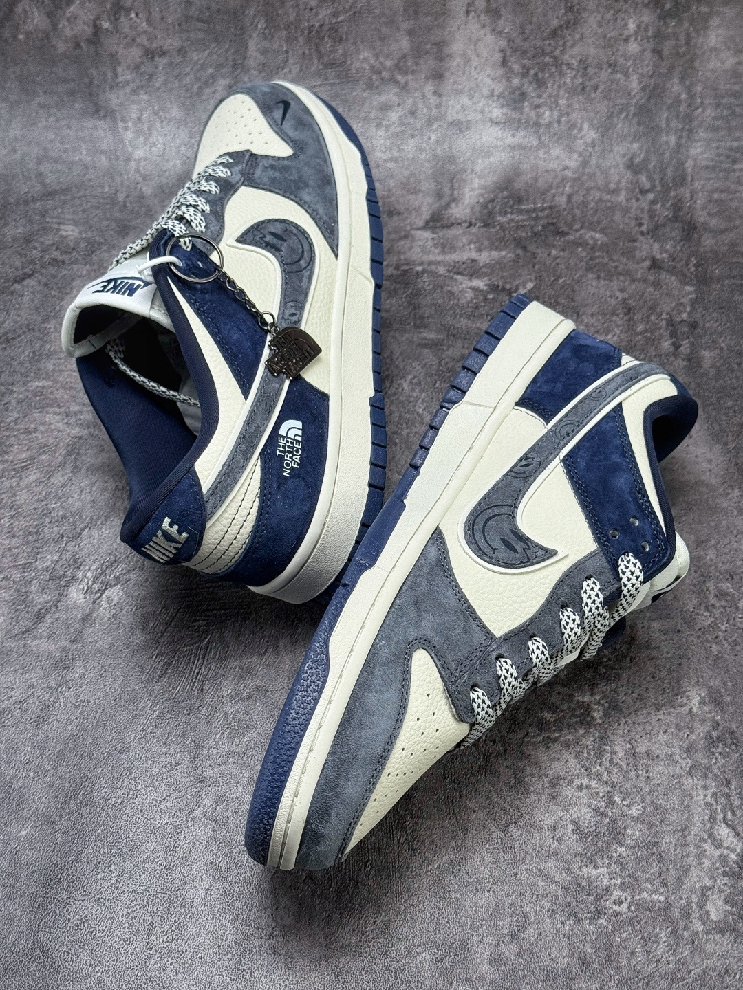 Nike SB Dunk Low x The North Face 灰白蓝小勾满天星 MN1688-102