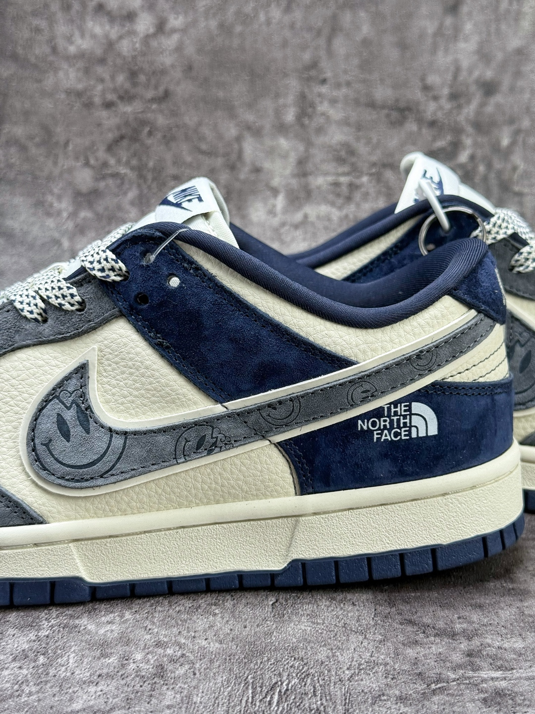 Nike SB Dunk Low x The North Face 灰白蓝小勾满天星 MN1688-102