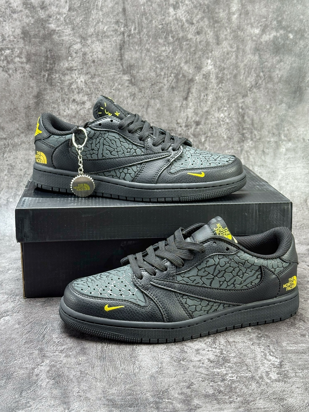Travis Scott x Nike Air Jordan 1 Low x The North Face Air Jordan 1 Low 反转黑灰小勾倒钩 纯原版本 DZ5899-043