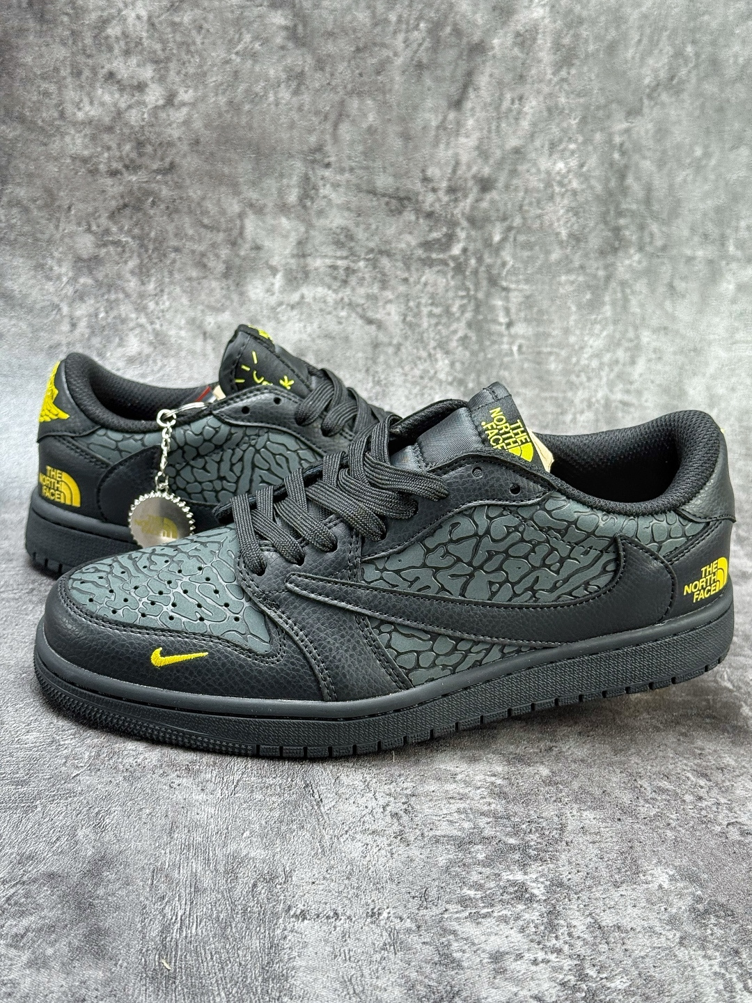 Travis Scott x Nike Air Jordan 1 Low x The North Face Air Jordan 1 Low 反转黑灰小勾倒钩 纯原版本 DZ5899-043