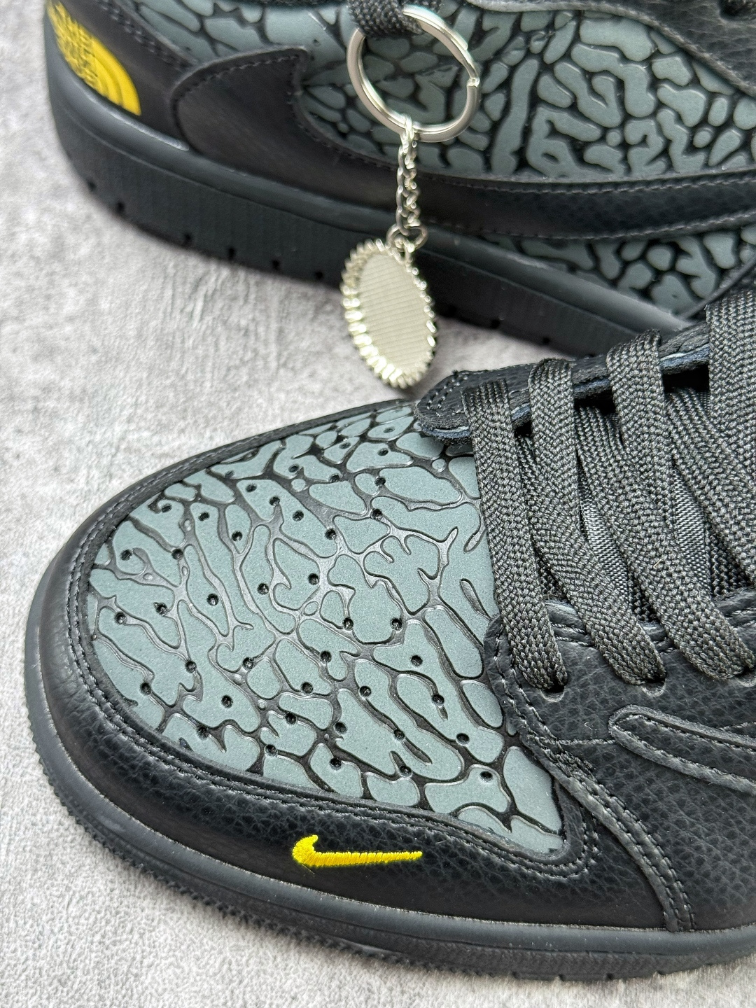 Travis Scott x Nike Air Jordan 1 Low x The North Face Air Jordan 1 Low 反转黑灰小勾倒钩 纯原版本 DZ5899-043