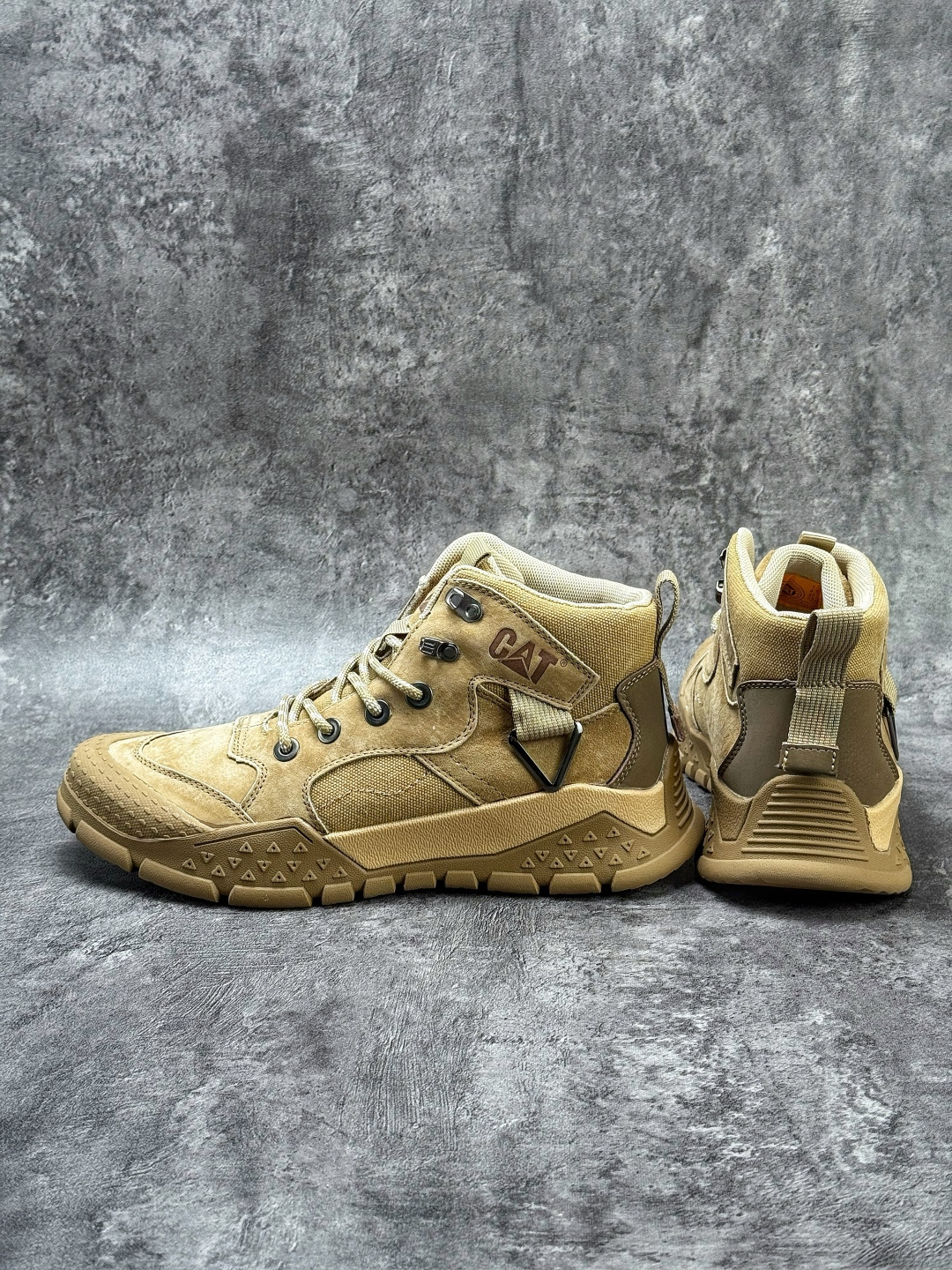 卡特/CAT 2025新版 硬汉推土机品牌 中帮工装靴皮鞋/灰色 麦色
