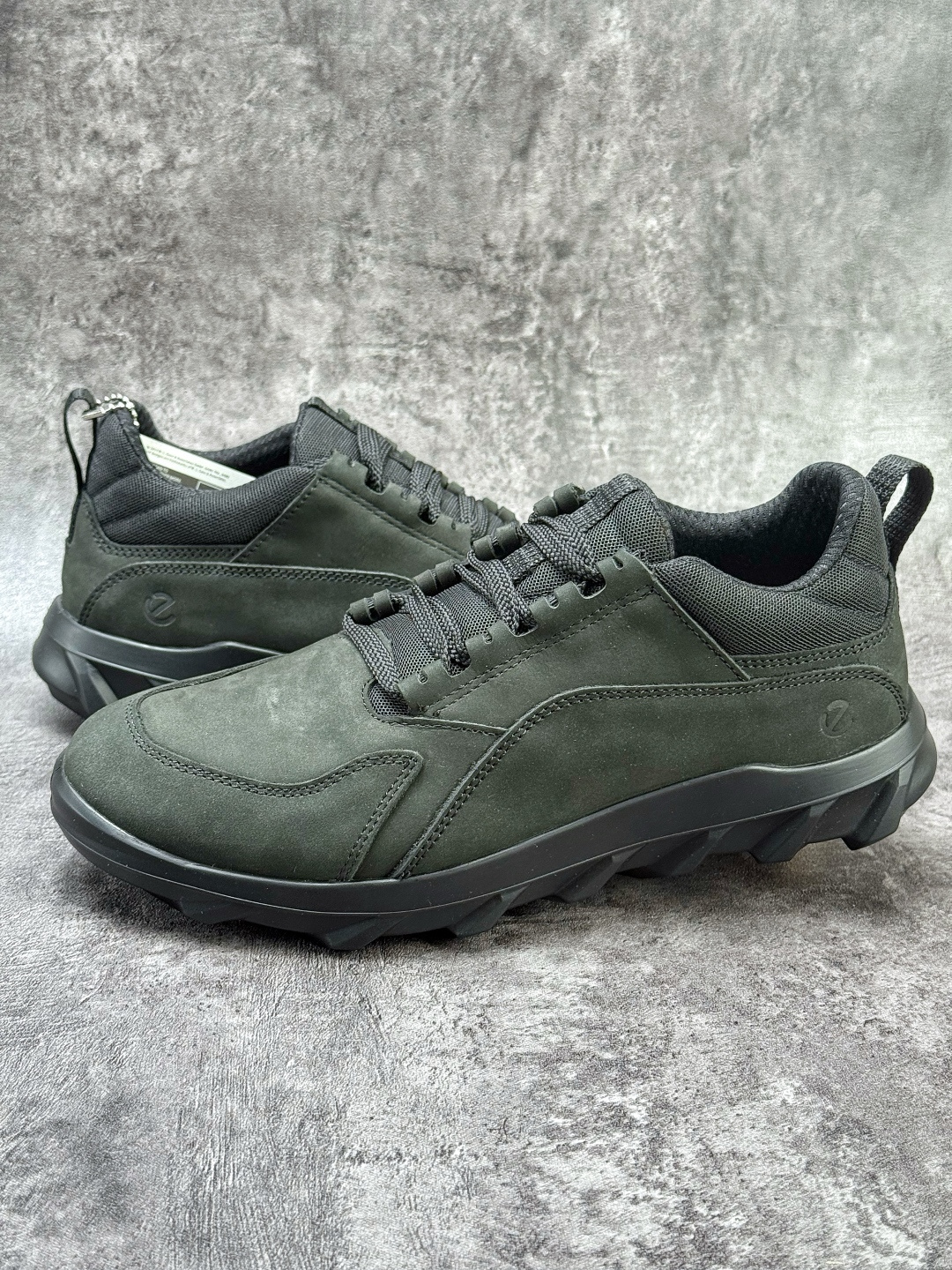 ECCO爱步跑步鞋百搭舒适 秋冬新款厚底休闲运动鞋男鞋