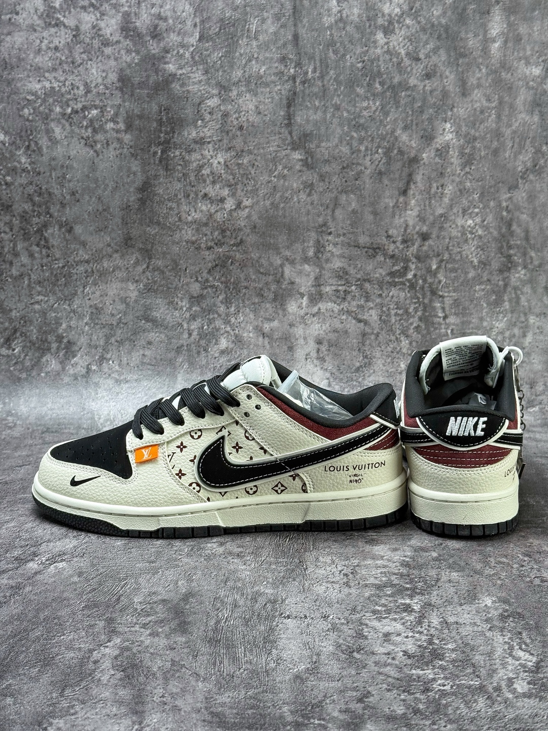 Nike SB Dunk Low x Louis Vuitton 白黑小勾 MN1688-105