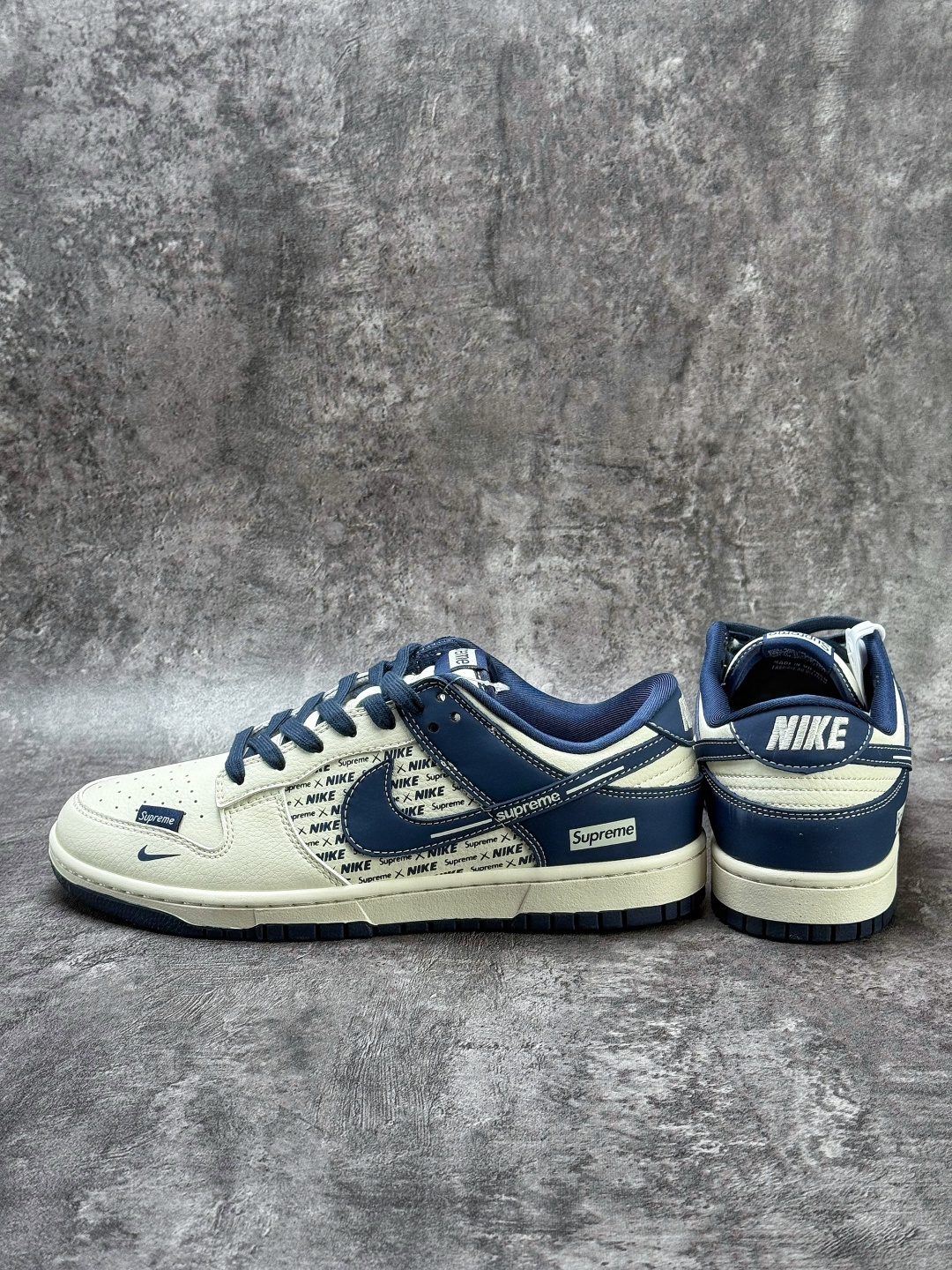 Nike SB Dunk Low x Supreme 白蓝小勾 XD1588-238