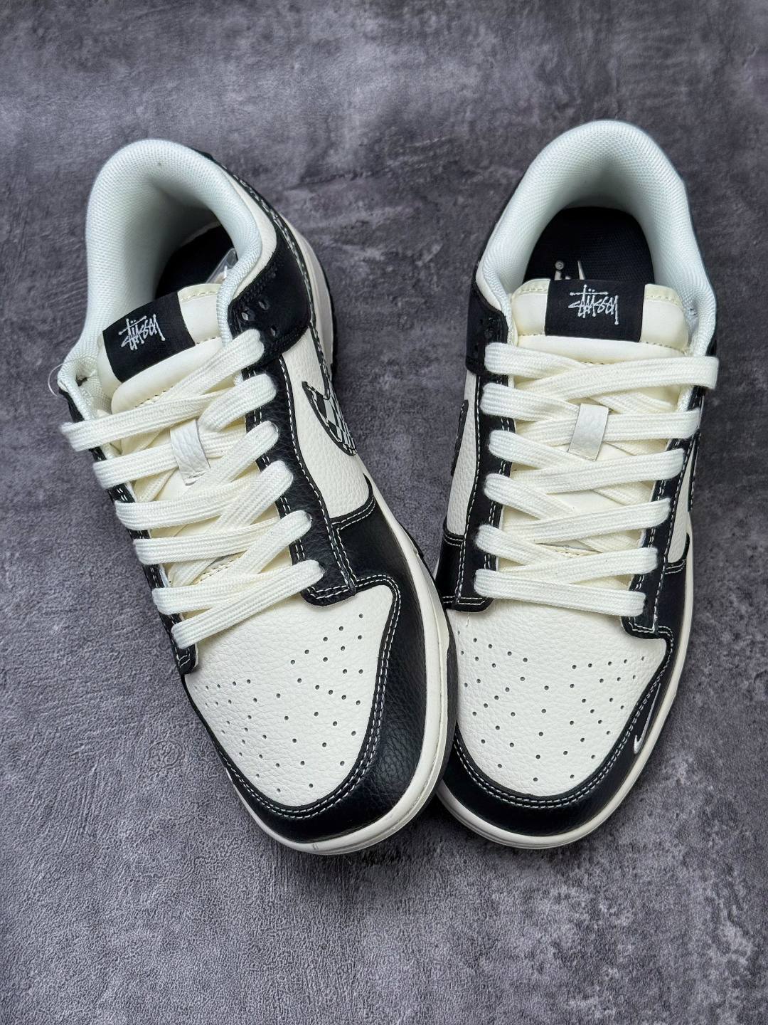 Nike SB Dunk Low x Stussy 黑白小勾 QW5836-029