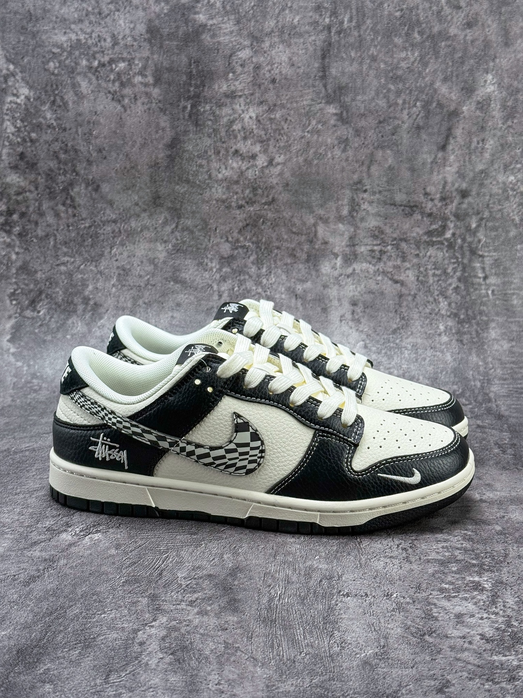Nike SB Dunk Low x Stussy 黑白小勾 QW5836-029