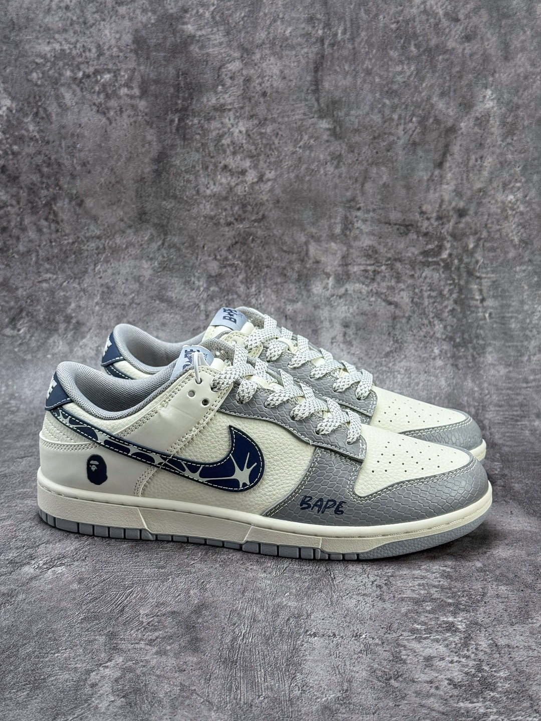 Nike SB Dunk Low x BAPE 灰白满天星 JP1628-036