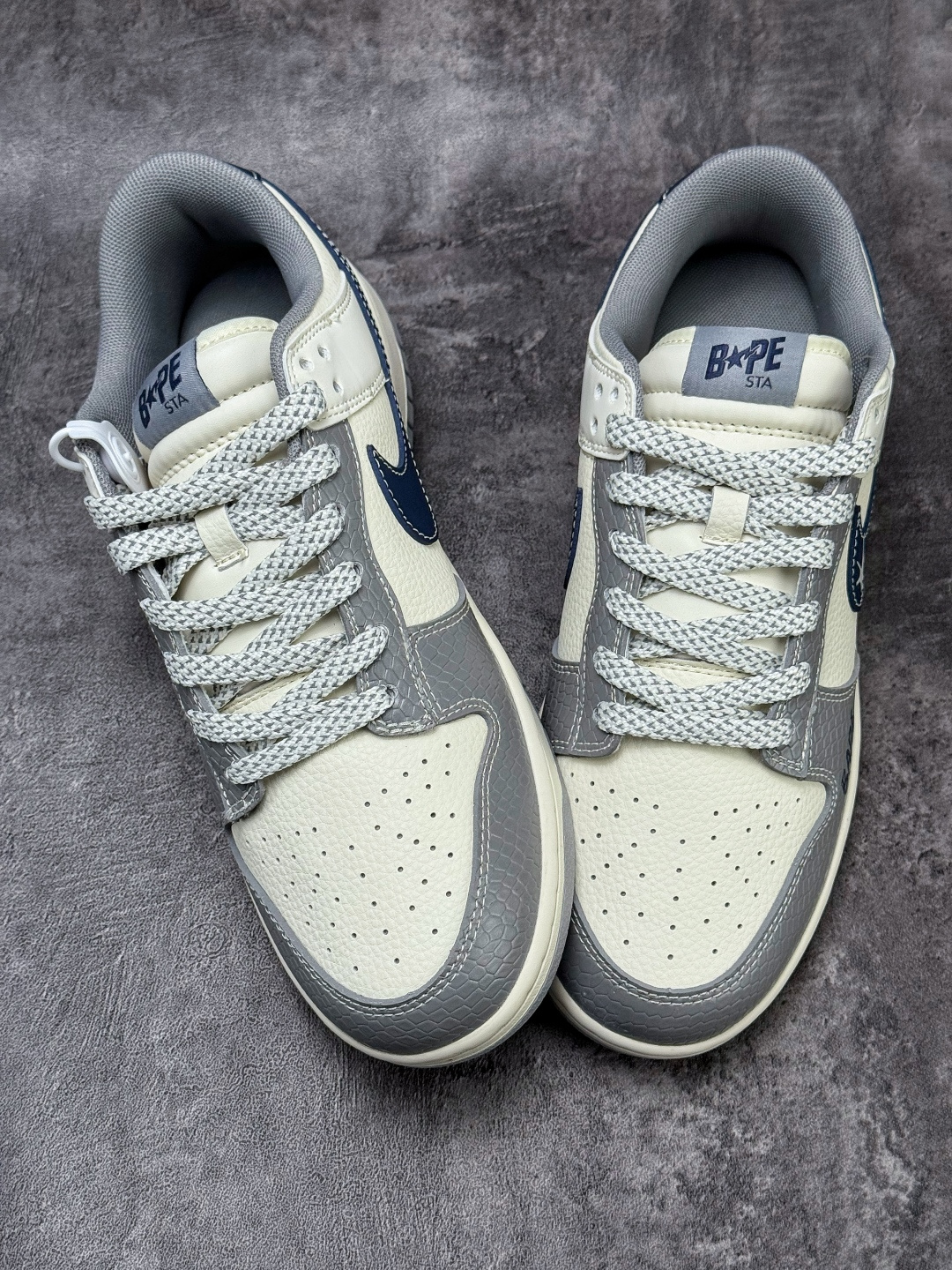 Nike SB Dunk Low x BAPE 灰白满天星 JP1628-036