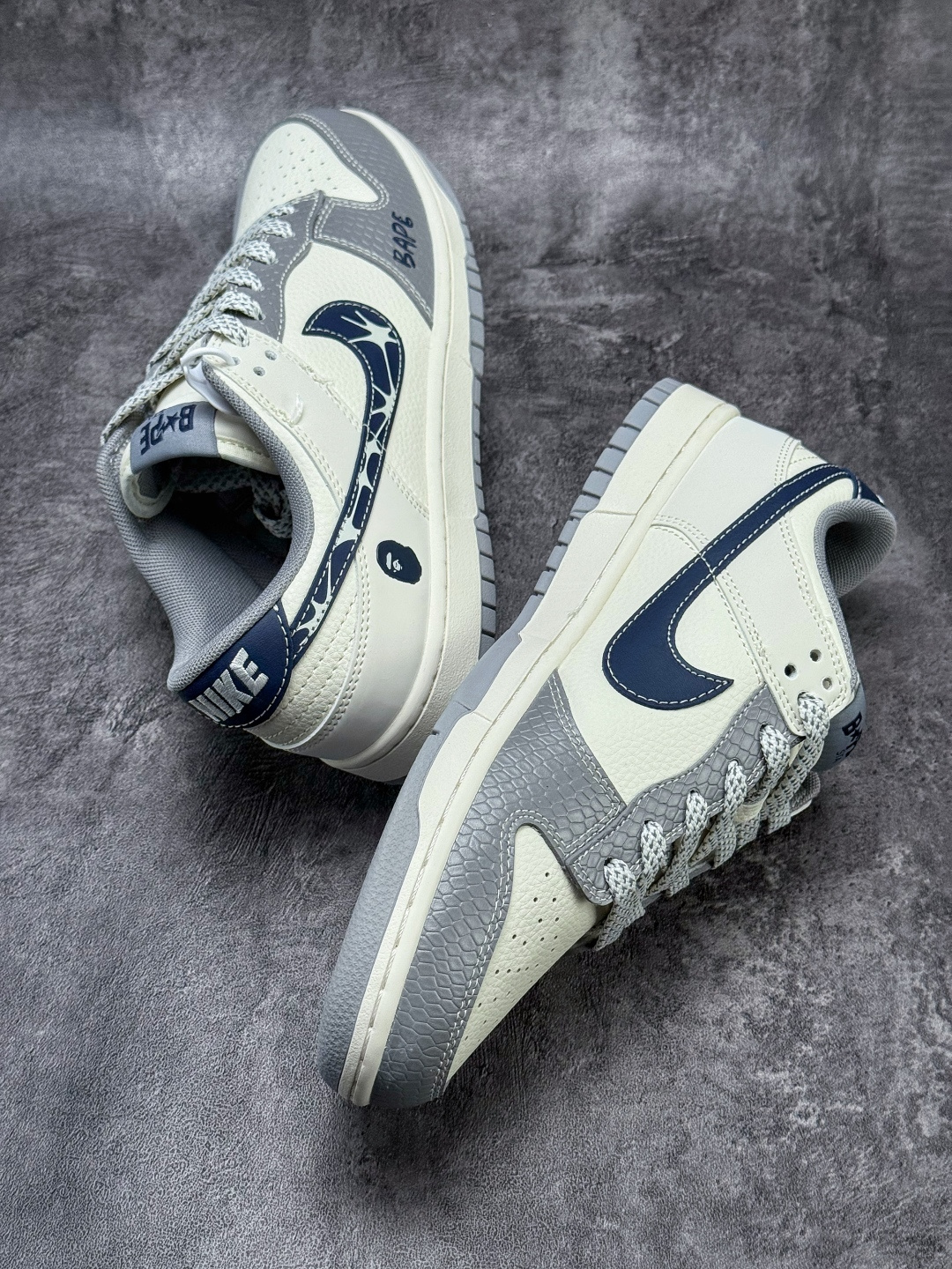 Nike SB Dunk Low x BAPE 灰白满天星 JP1628-036