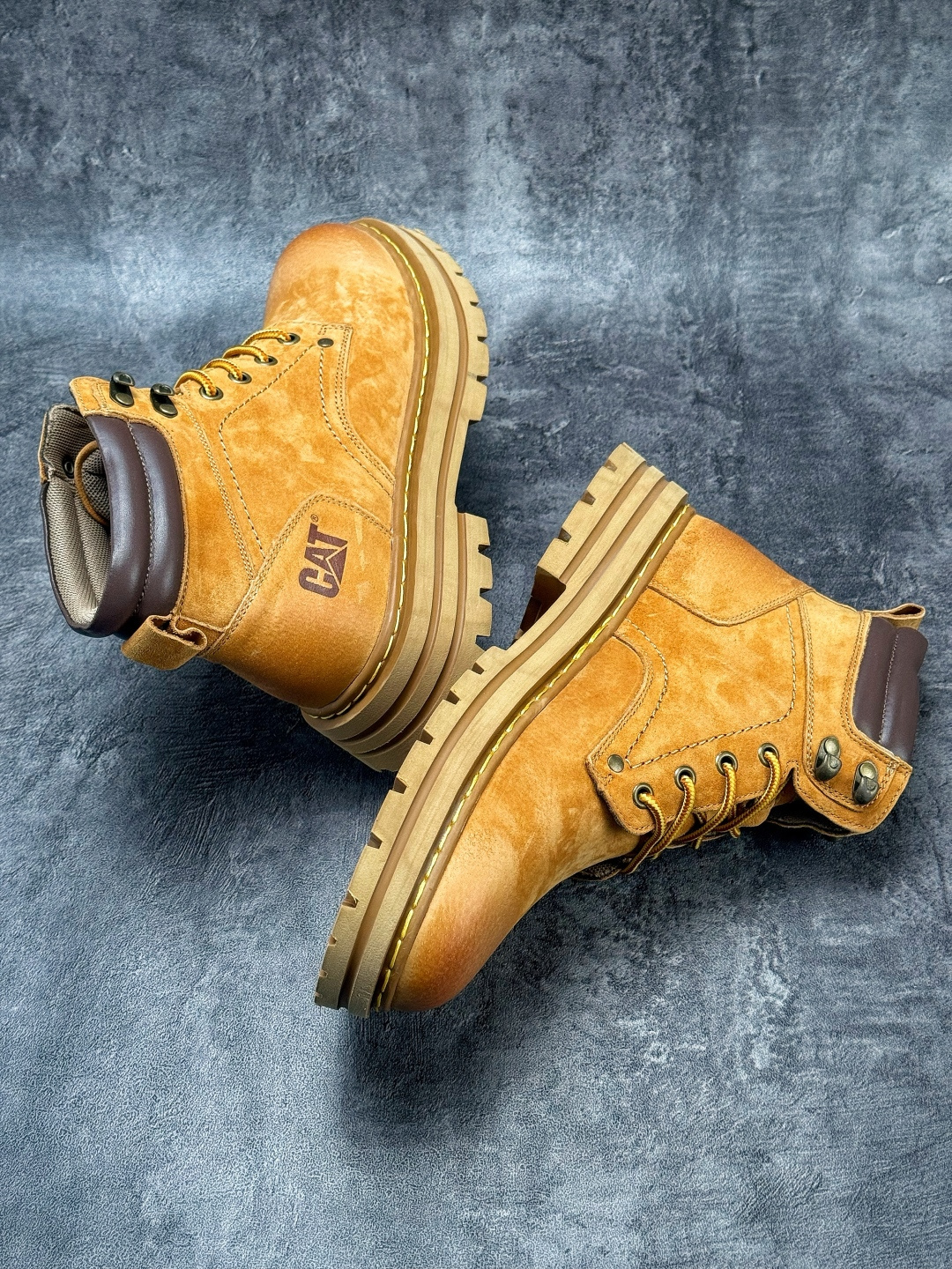 卡特/CAT 2025新版 硬汉推土机品牌 新款上市 高帮工装靴皮鞋/棕色 麦色