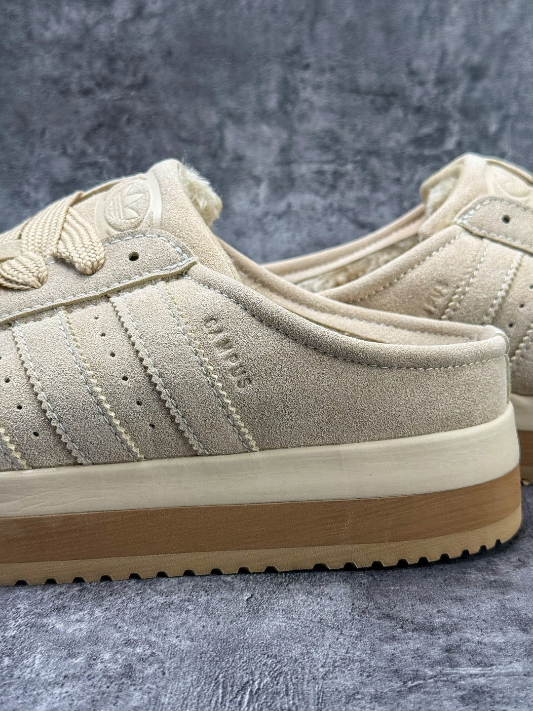 Adidas CAMPUS 00s WTR LO 百搭单品阿迪加绒半拖学院系列 面包风经典复古低帮百搭休闲运动板鞋 JR3732