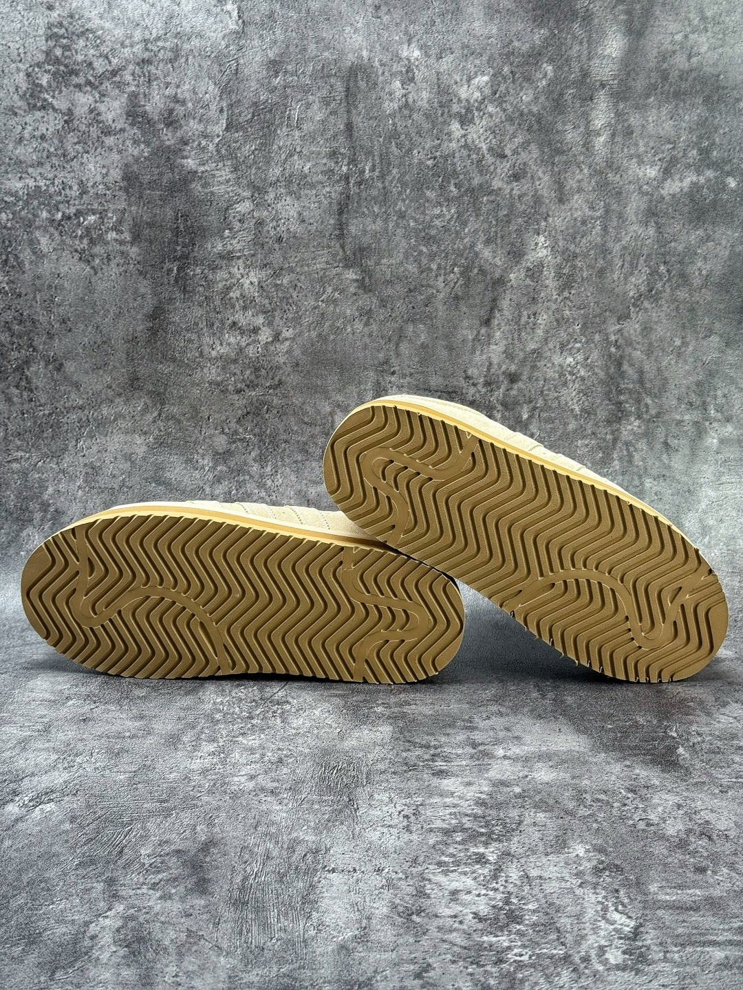 Adidas CAMPUS 00s WTR LO 百搭单品阿迪加绒半拖学院系列 面包风经典复古低帮百搭休闲运动板鞋 JR3732