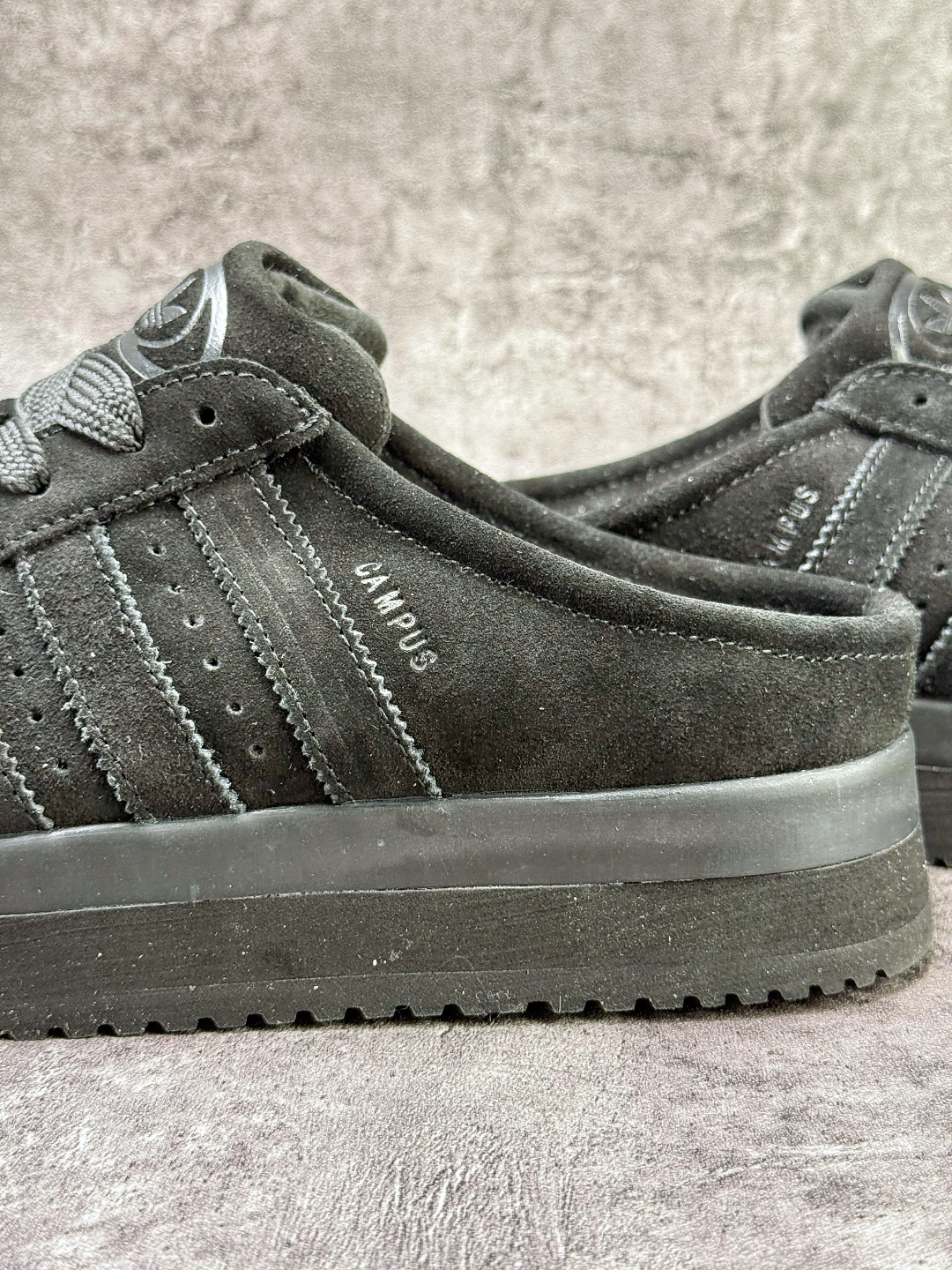 Adidas CAMPUS 00s WTR LO 百搭单品阿迪加绒半拖学院系列 面包风经典复古低帮百搭休闲运动板鞋 JR3733