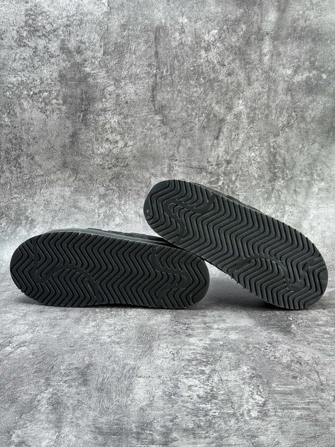 Adidas CAMPUS 00s WTR LO 百搭单品阿迪加绒半拖学院系列 面包风经典复古低帮百搭休闲运动板鞋 JR3733