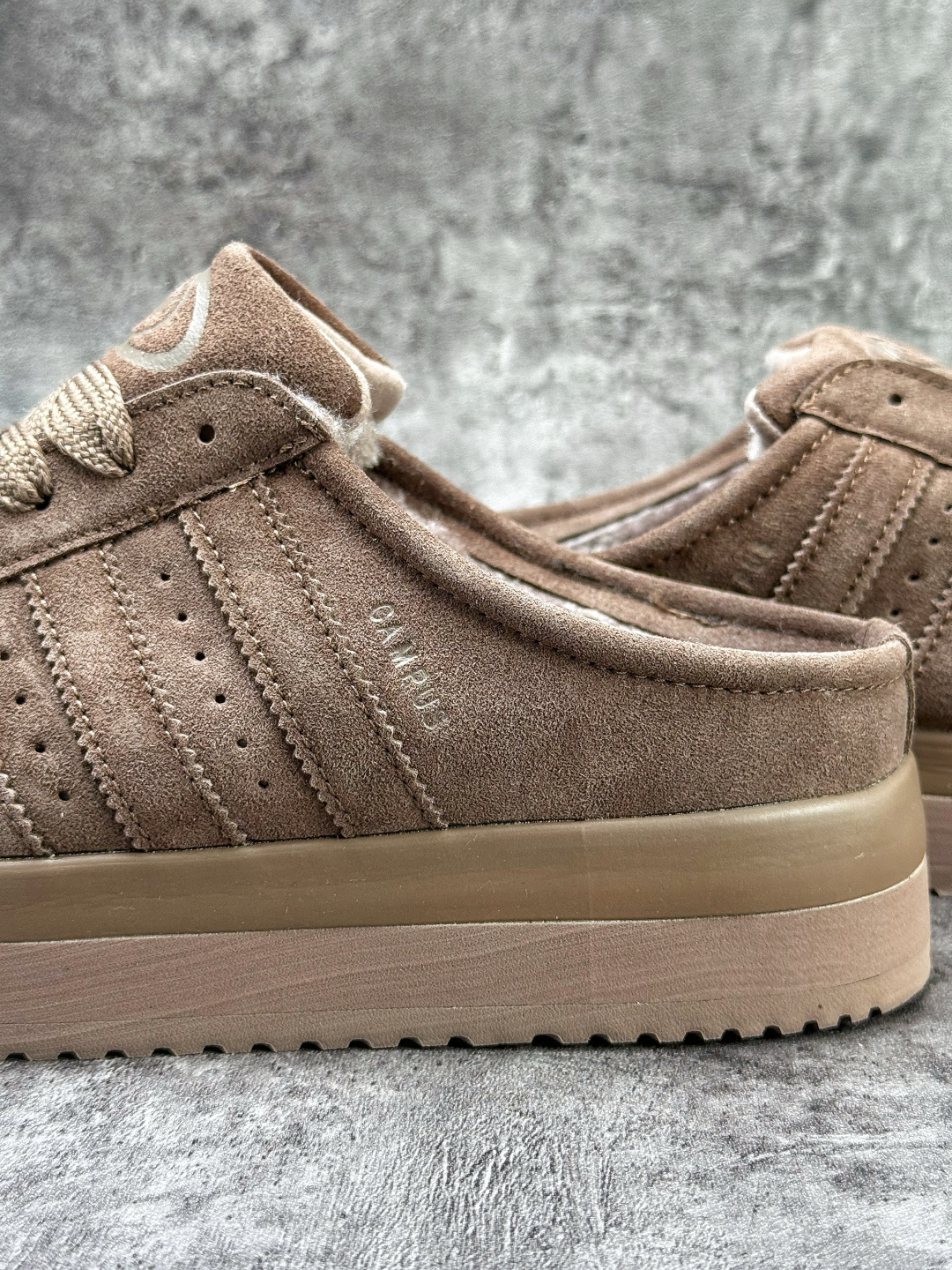 Adidas CAMPUS 00s WTR LO 百搭单品阿迪加绒半拖学院系列 面包风经典复古低帮百搭休闲运动板鞋 JR3731