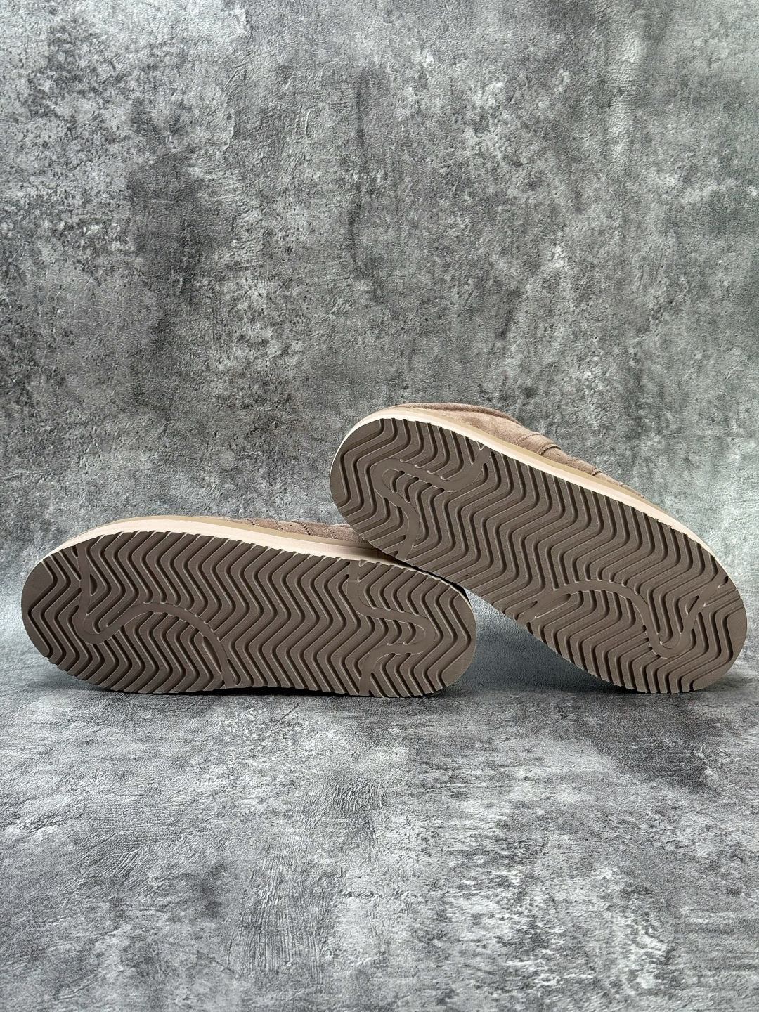 Adidas CAMPUS 00s WTR LO 百搭单品阿迪加绒半拖学院系列 面包风经典复古低帮百搭休闲运动板鞋 JR3731