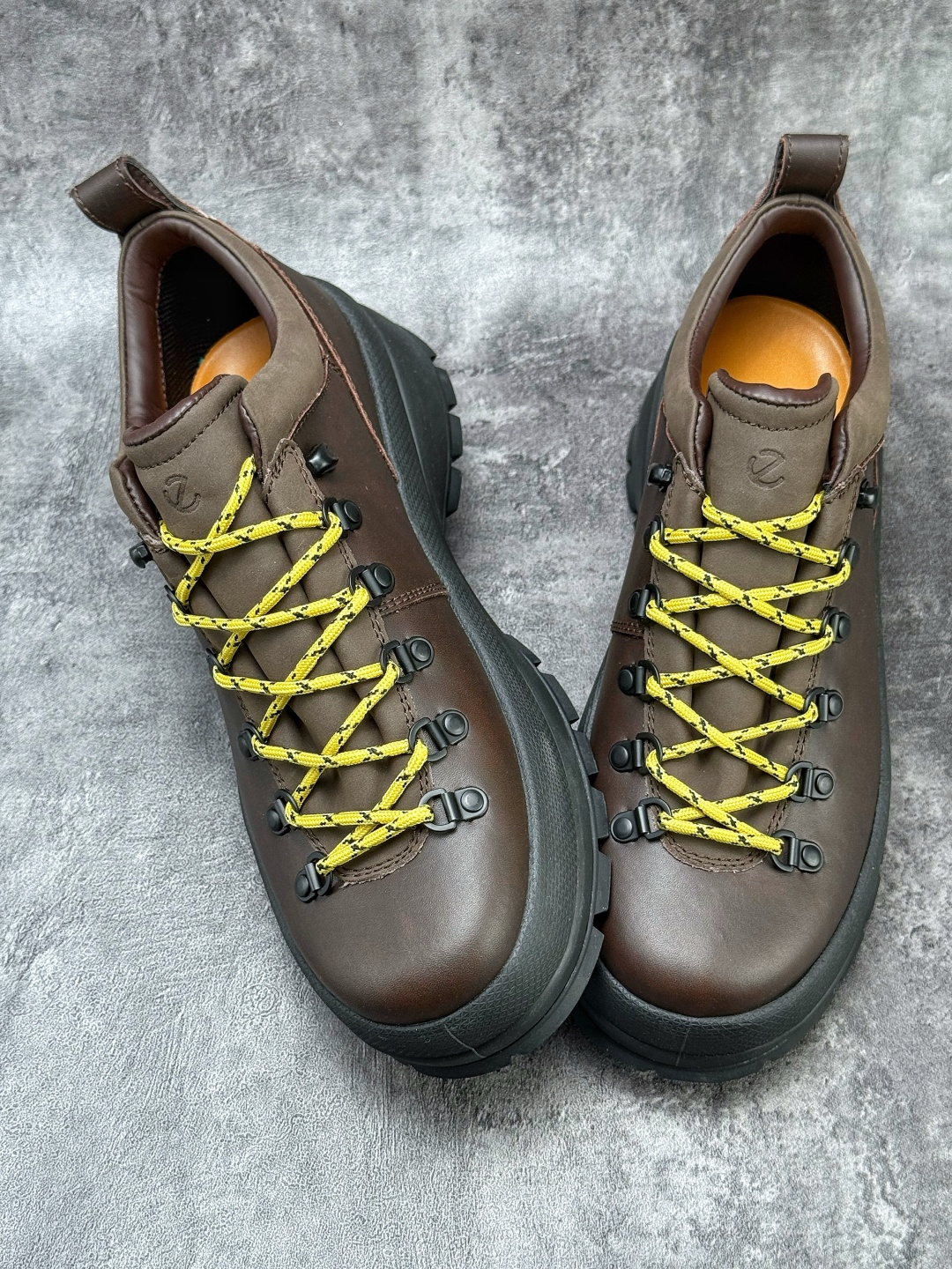 ECCO爱步跑步鞋百搭舒适 秋冬新款厚底休闲运动鞋男鞋