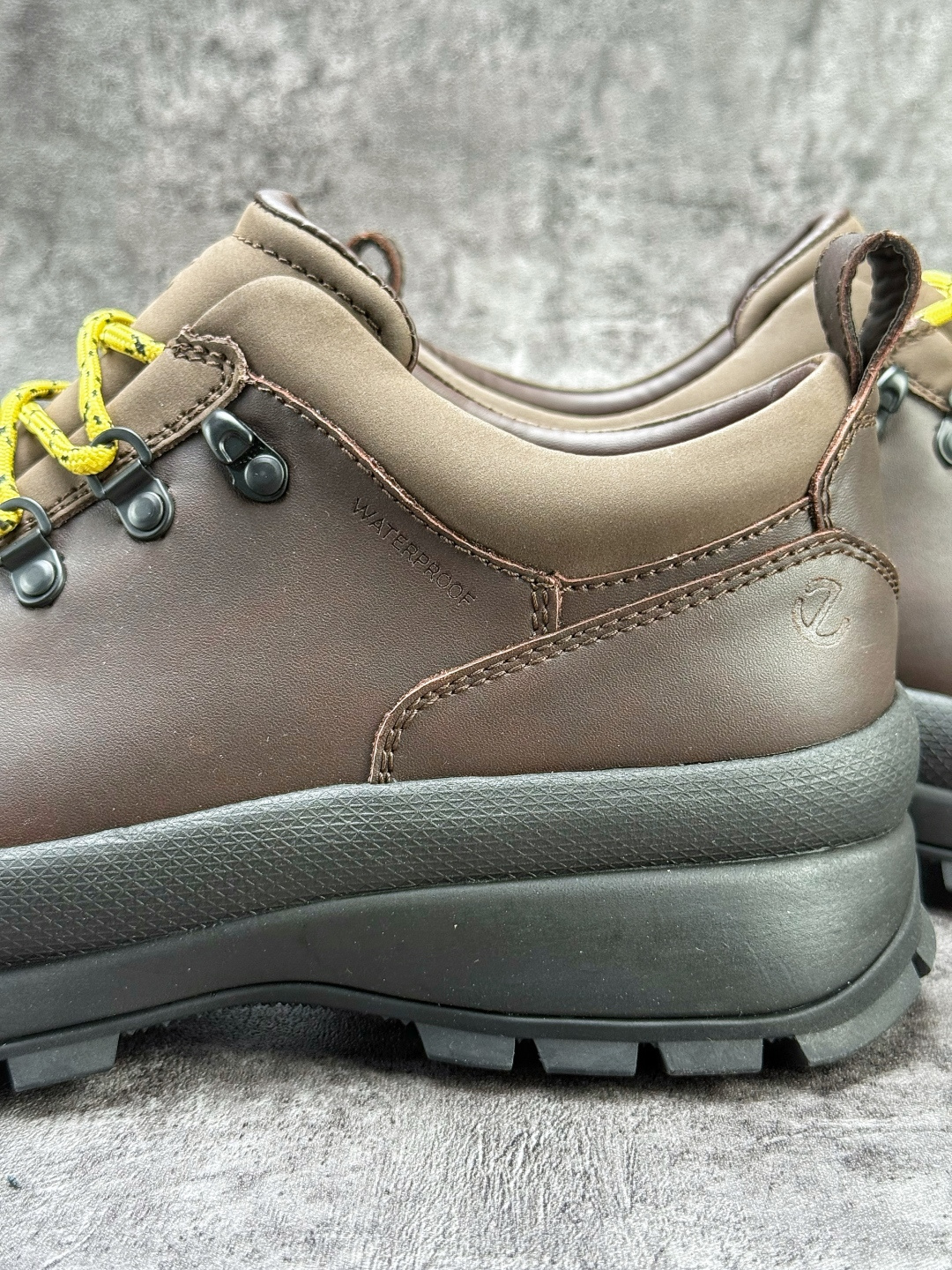 ECCO爱步跑步鞋百搭舒适 秋冬新款厚底休闲运动鞋男鞋