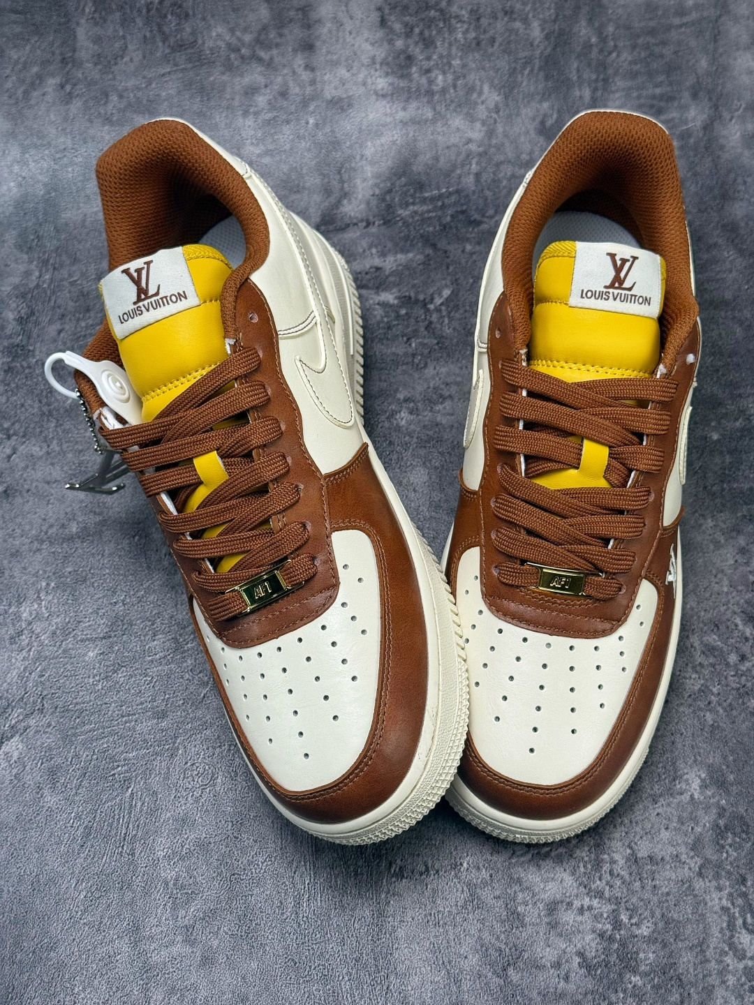 Nike Air Force 1 Low 07 x Louis Vuitton 棕白 IH1817-800