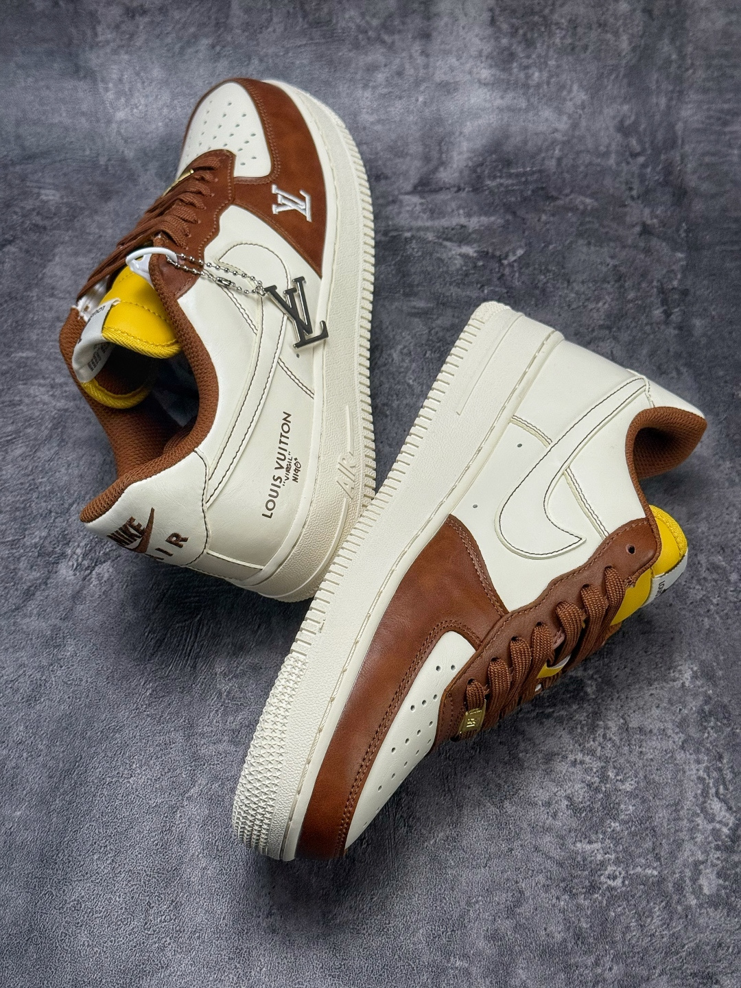 Nike Air Force 1 Low 07 x Louis Vuitton 棕白 IH1817-800