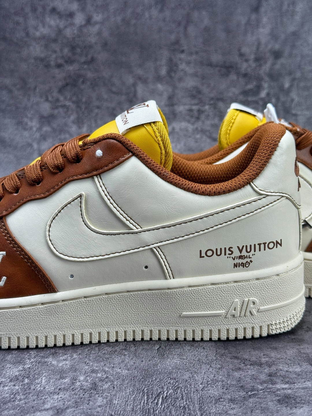 Nike Air Force 1 Low 07 x Louis Vuitton 棕白 IH1817-800