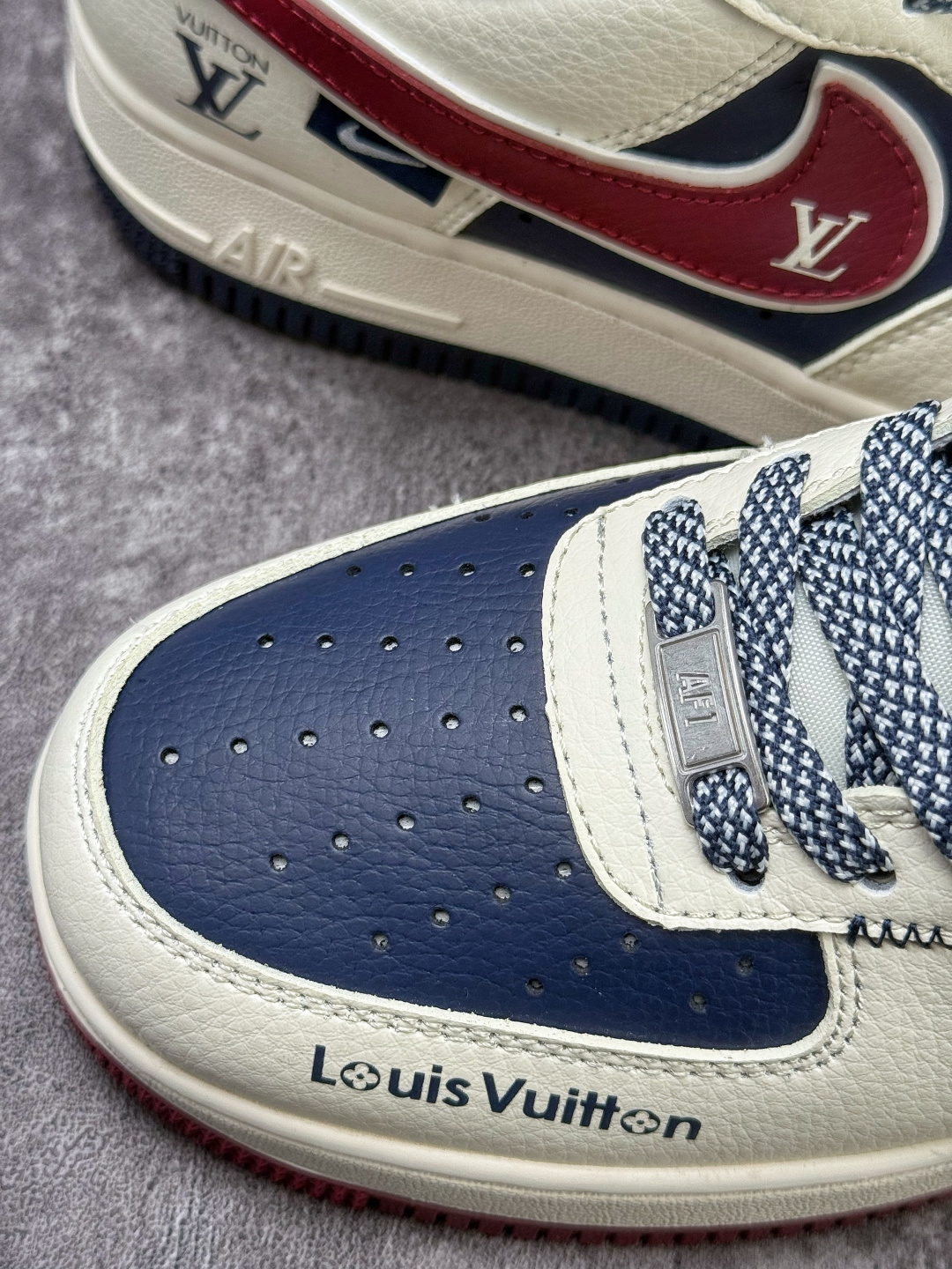 Nike Air Force 1 Low 07 x Louis Vuitton 白蓝红满天星 JP8028-069