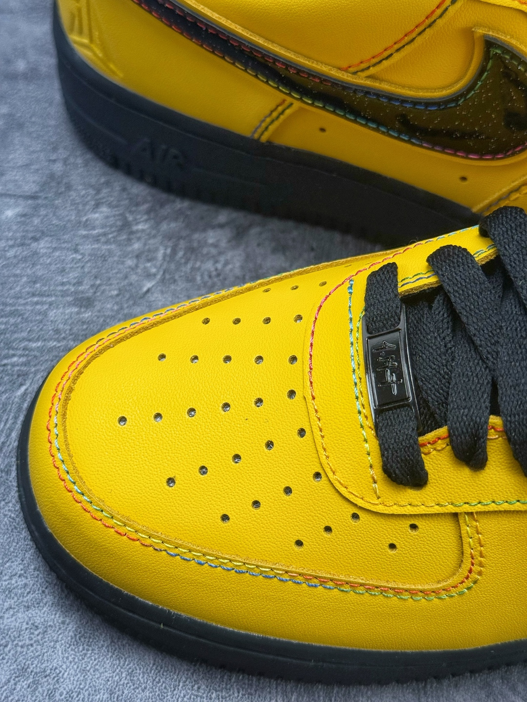 Nike Air Force 1 Low 07 黄黑 IQ2713-700