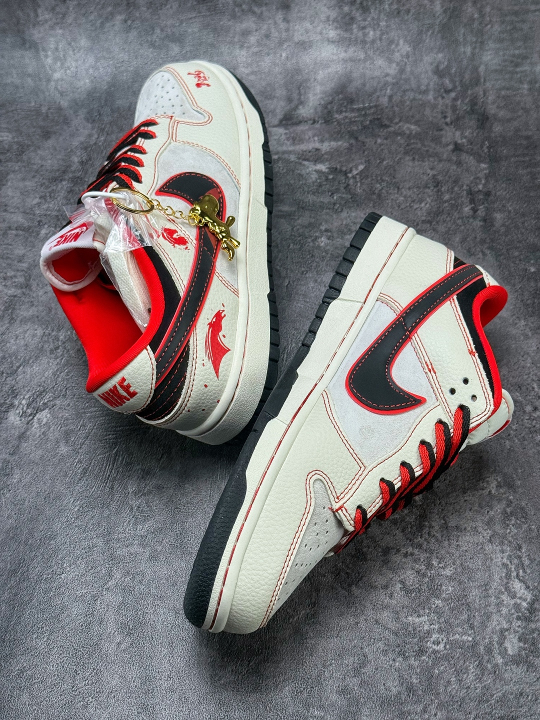 Nike SB Dunk Low 马年限定 白红 DG1988-013