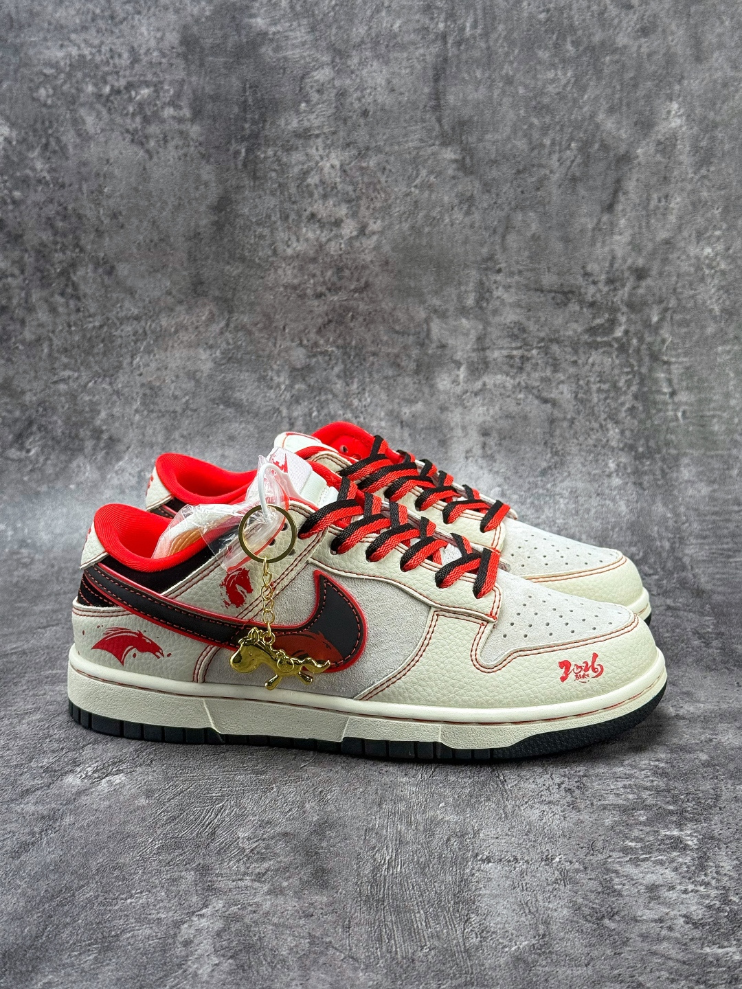 Nike SB Dunk Low 马年限定 白红 DG1988-013