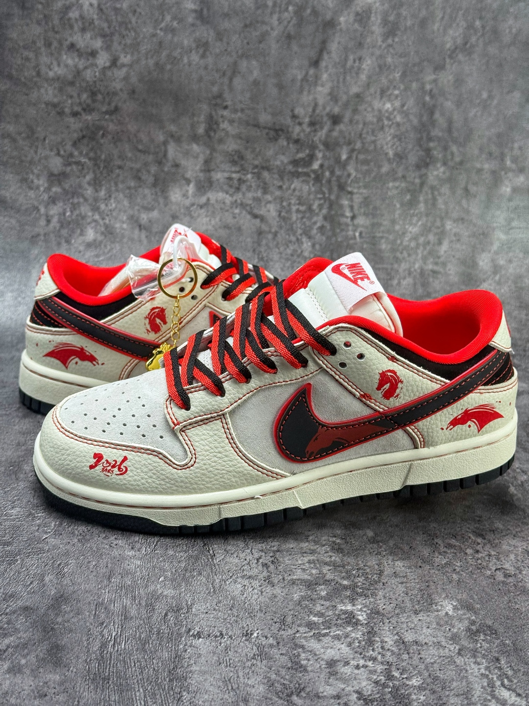 Nike SB Dunk Low 马年限定 白红 DG1988-013