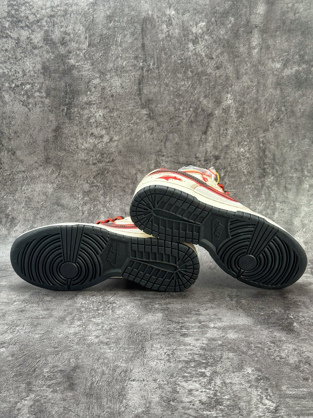 Nike SB Dunk Low 马年限定 白红 DG1988-013