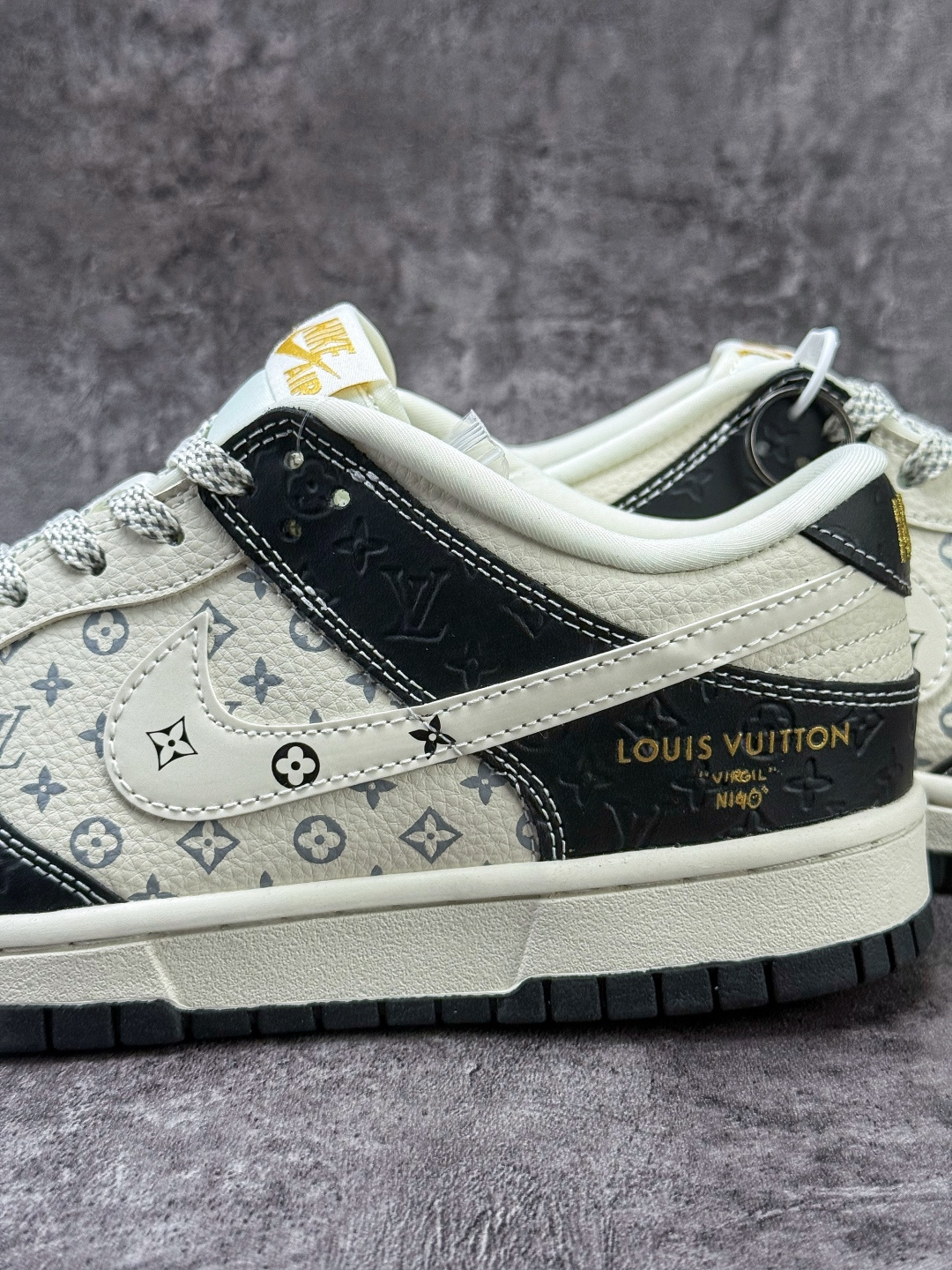 Nike SB Dunk Low x Louis Vuitton 黑白满天星 MN1688-106