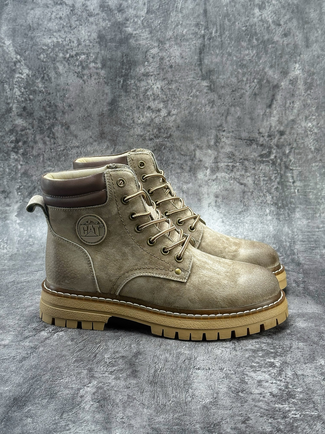 卡特/CAT 2025新版 硬汉推土机品牌 新款上市 高帮工装靴皮鞋/小麦色 灰色-Top High Quatity Cheap Sneakers Fashion Clothing Clothes Bags handbags Shoes of all Brand wholesale With The best Quality And Beautiful Price from China Factory Chinese suppliers wholesaler seller 卡特/CAT 2025新版 硬汉推土机品牌 新款上市 高帮工装靴皮鞋/小麦色 灰色