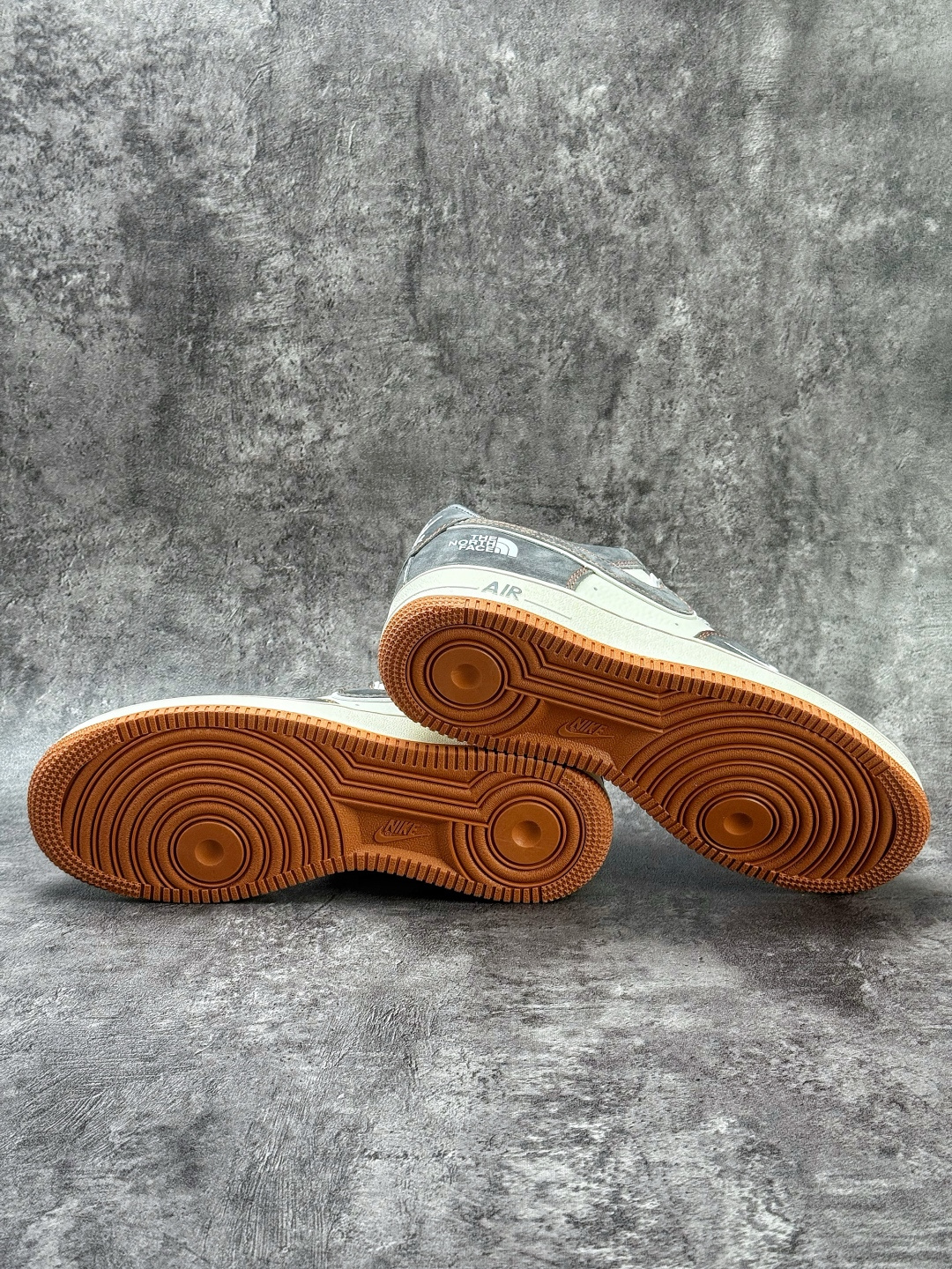 Nike Air Force 1 Low 07 x The North Face 灰白小勾满天星 SS1979-005