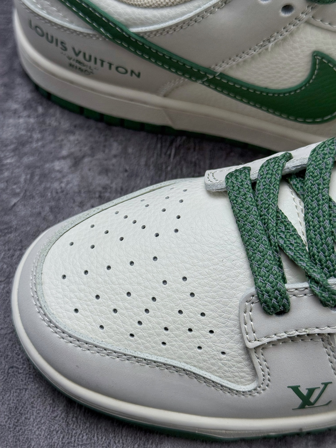 Nike SB Dunk Low x Louis Vuitton 灰白绿满天星 JP1628-001