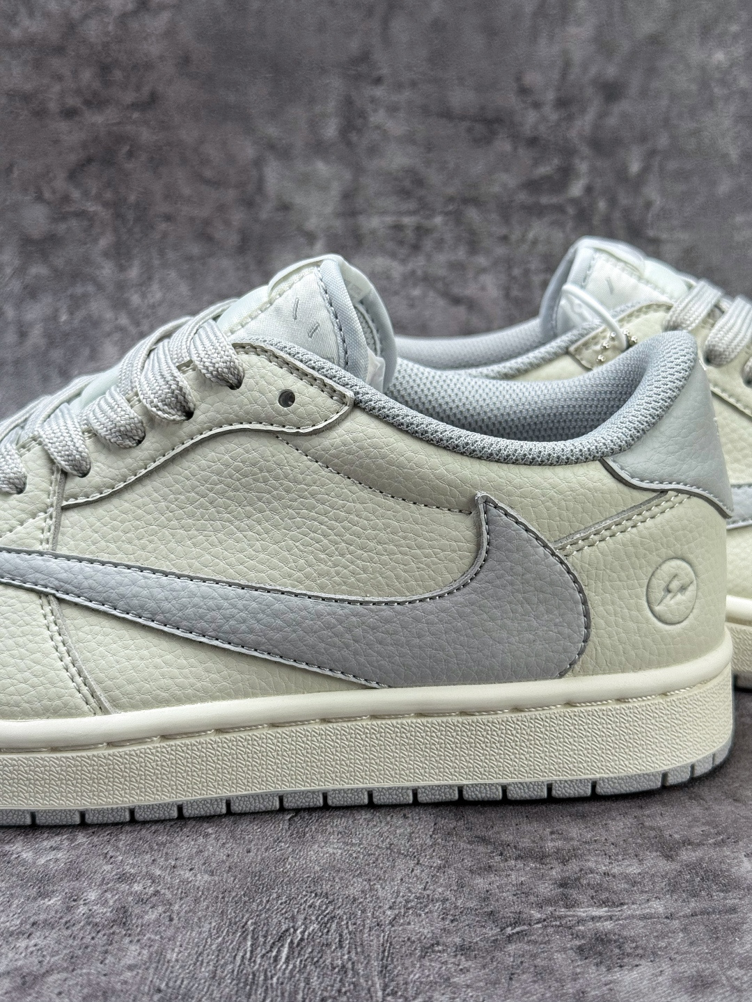 Travis Scott x Nike Air Jordan 1 Low Air Jordan 1 Low 反转白灰闪电倒钩 纯原版本 LK1099-062
