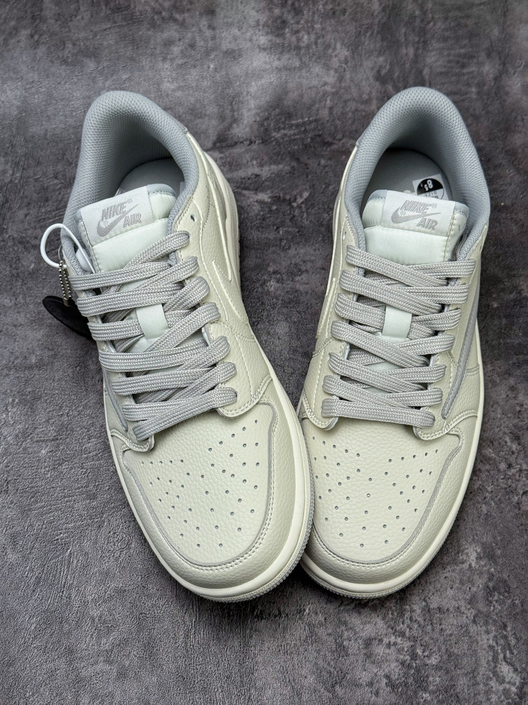 Travis Scott x Nike Air Jordan 1 Low Air Jordan 1 Low 反转白灰闪电倒钩 纯原版本 LK1099-062