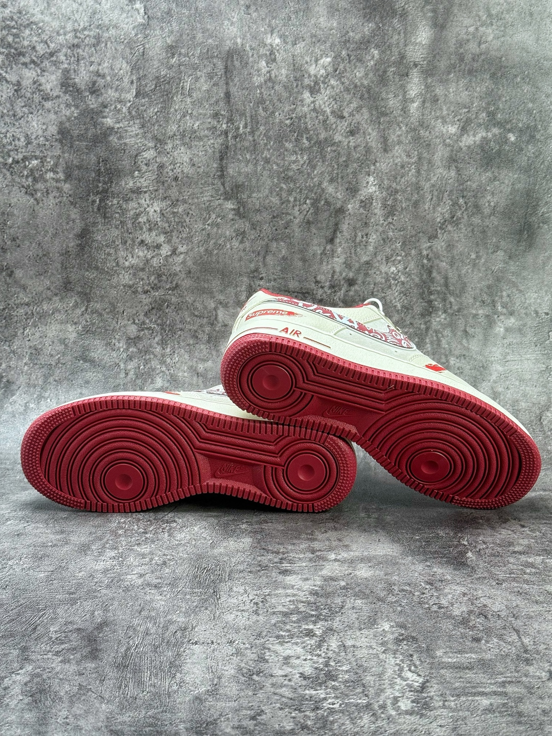 220 Nike Air Force 1 Low 07 x Superme 白红满天星 SY1388-019-Chinese UA Cheap High Quatity Brand Clothes Bags handbags Sneakers wholesale wholesaler seller from China Factory suppliers Fashion Clothing Shoes best Quality Beautiful Price 220 Nike Air Force 1 Low 07 x Superme 白红满天星 SY1388-019
