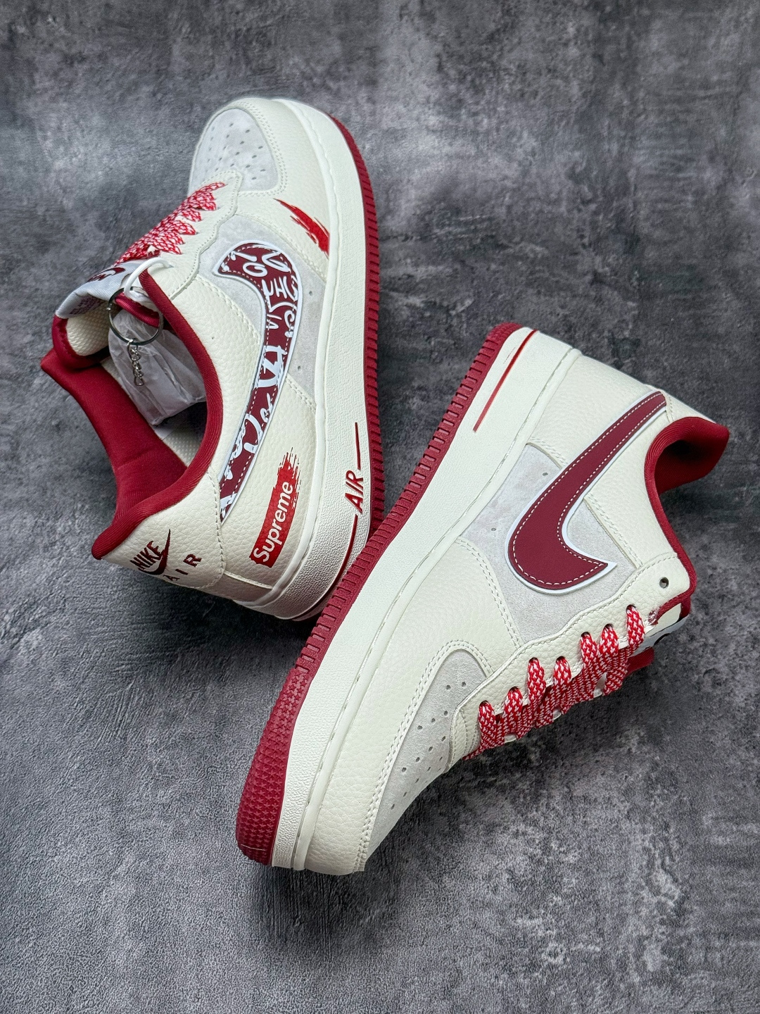 220 Nike Air Force 1 Low 07 x Superme 白红满天星 SY1388-019-Chinese UA Cheap High Quatity Brand Clothes Bags handbags Sneakers wholesale wholesaler seller from China Factory suppliers Fashion Clothing Shoes best Quality Beautiful Price 220 Nike Air Force 1 Low 07 x Superme 白红满天星 SY1388-019