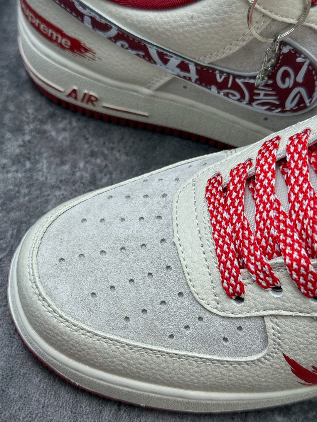 220 Nike Air Force 1 Low 07 x Superme 白红满天星 SY1388-019-Chinese UA Cheap High Quatity Brand Clothes Bags handbags Sneakers wholesale wholesaler seller from China Factory suppliers Fashion Clothing Shoes best Quality Beautiful Price 220 Nike Air Force 1 Low 07 x Superme 白红满天星 SY1388-019