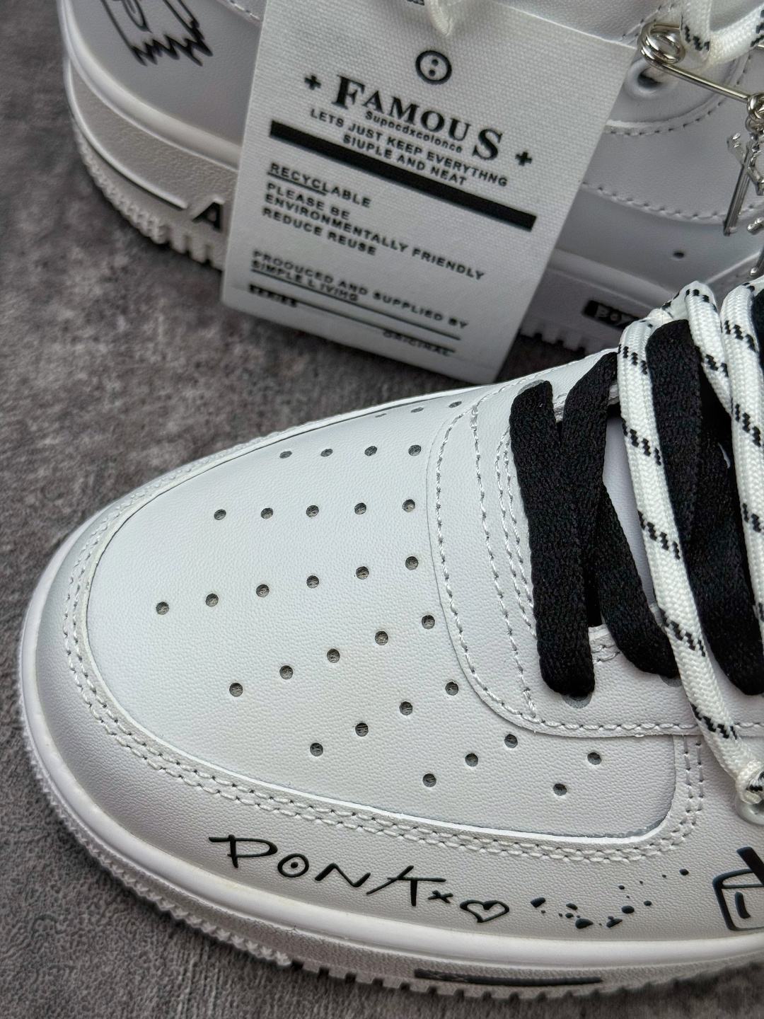 220 Nike Air Force 1 Low 07 白黑涂鸦 CZ8699-578-Chinese UA Cheap High Quatity Brand Clothes Bags handbags Sneakers wholesale wholesaler seller from China Factory suppliers Fashion Clothing Shoes best Quality Beautiful Price 220 Nike Air Force 1 Low 07 白黑涂鸦 CZ8699-578