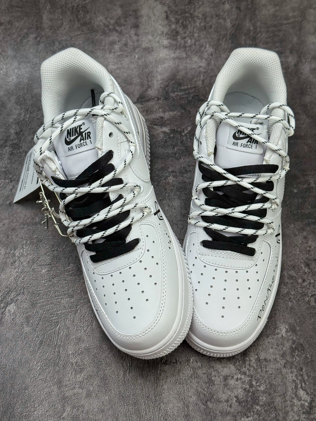 220 Nike Air Force 1 Low 07 白黑涂鸦 CZ8699-578-Chinese UA Cheap High Quatity Brand Clothes Bags handbags Sneakers wholesale wholesaler seller from China Factory suppliers Fashion Clothing Shoes best Quality Beautiful Price 220 Nike Air Force 1 Low 07 白黑涂鸦 CZ8699-578