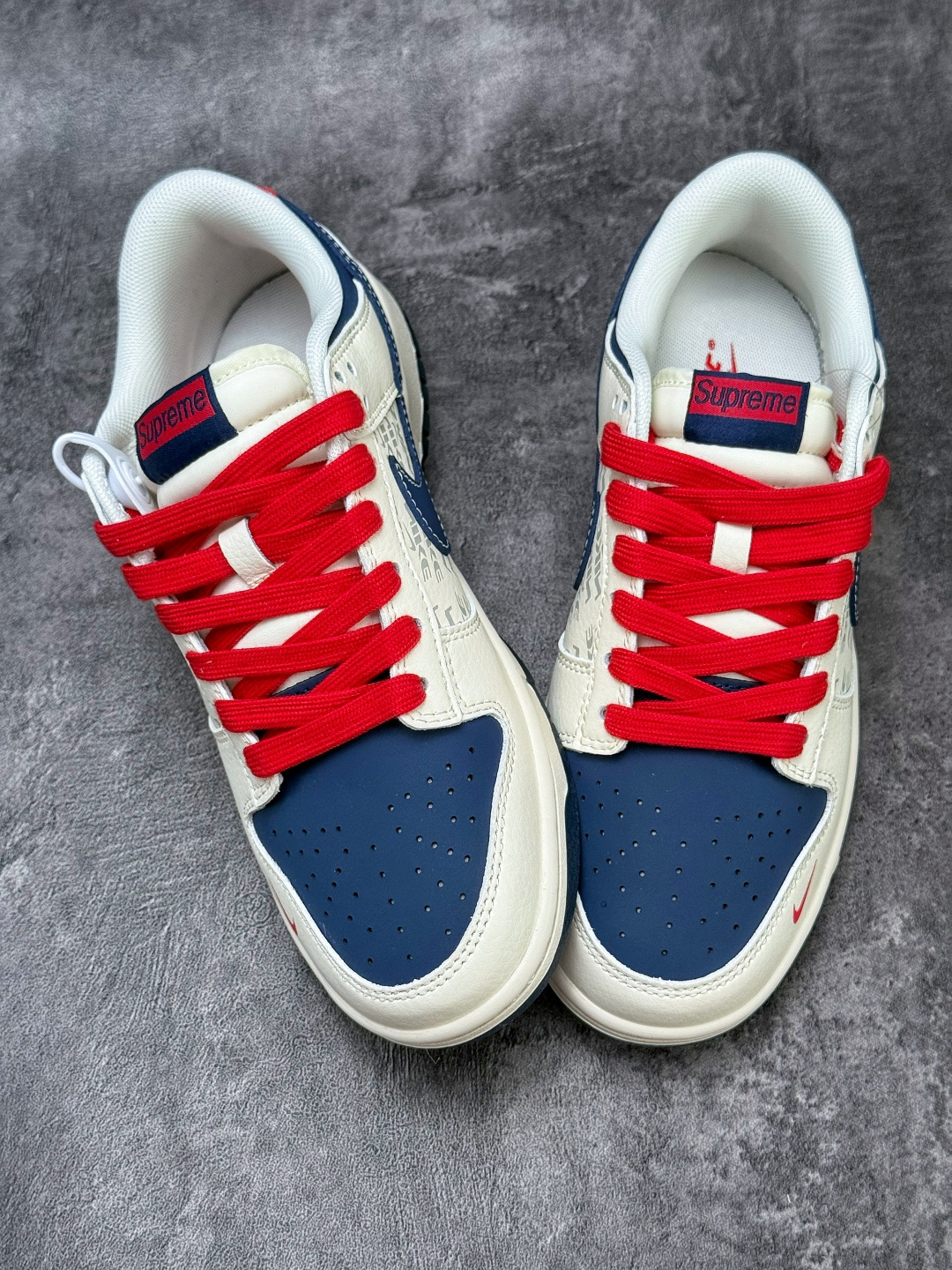 230 Nike SB Dunk Low x Supreme 白蓝红小勾 XD1588-241-Chinese UA Cheap High Quatity Brand Clothes Bags handbags Sneakers wholesale wholesaler seller from China Factory suppliers Fashion Clothing Shoes best Quality Beautiful Price 230 Nike SB Dunk Low x Supreme 白蓝红小勾 XD1588-241