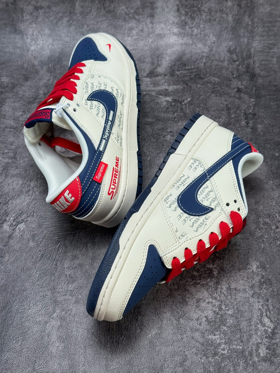 230 Nike SB Dunk Low x Supreme 白蓝红小勾 XD1588-241-Chinese UA Cheap High Quatity Brand Clothes Bags handbags Sneakers wholesale wholesaler seller from China Factory suppliers Fashion Clothing Shoes best Quality Beautiful Price 230 Nike SB Dunk Low x Supreme 白蓝红小勾 XD1588-241