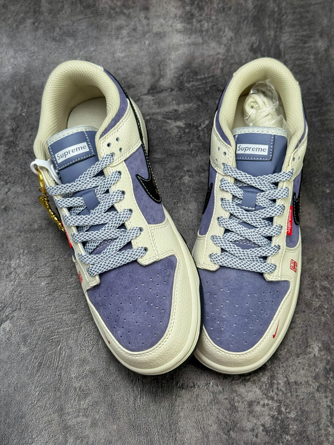 230 Nike SB Dunk Low x Superme 白紫黑小勾满天星 DN3168-015-Chinese UA Cheap High Quatity Brand Clothes Bags handbags Sneakers wholesale wholesaler seller from China Factory suppliers Fashion Clothing Shoes best Quality Beautiful Price 230 Nike SB Dunk Low x Superme 白紫黑小勾满天星 DN3168-015